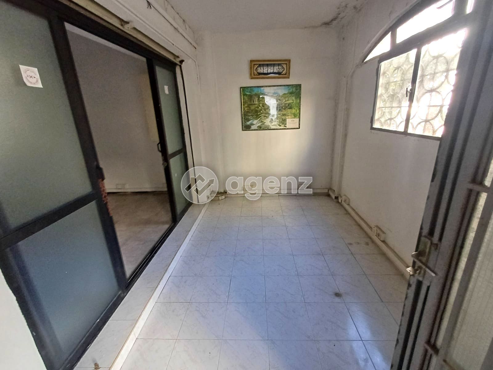vente local commercial emplacement strategique — 4