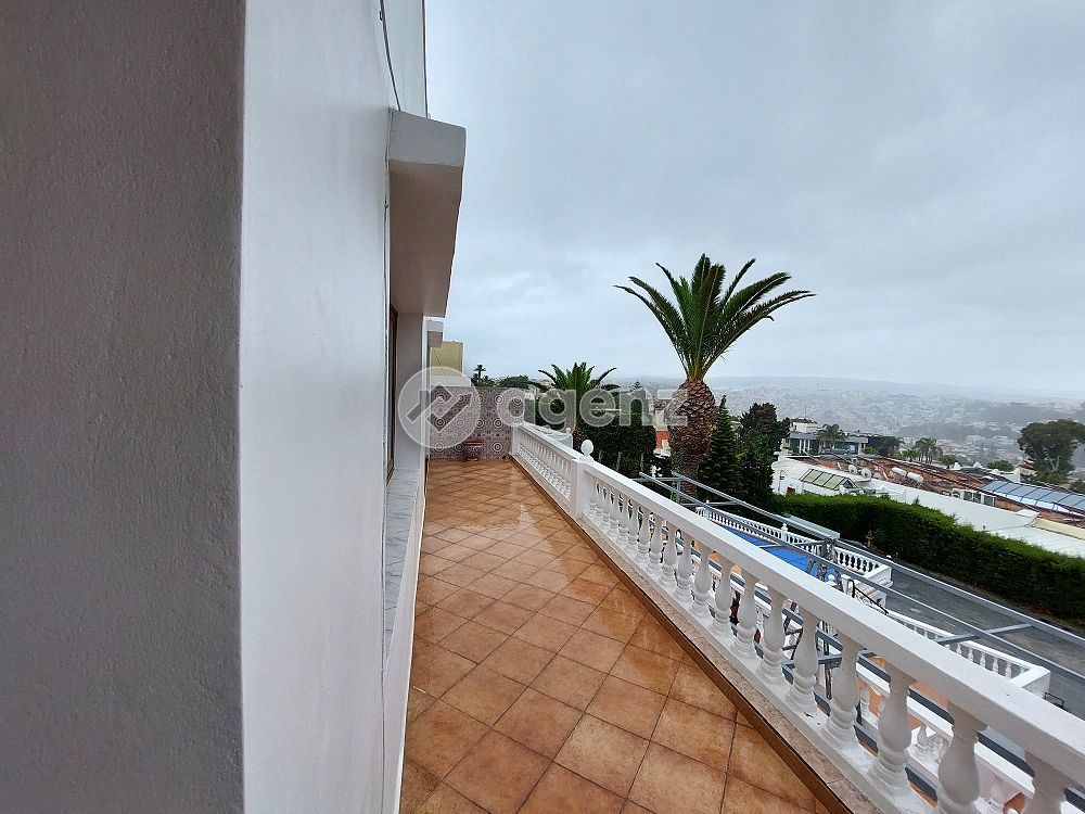 Villa avec 2 terrasses vue panoramique — 2