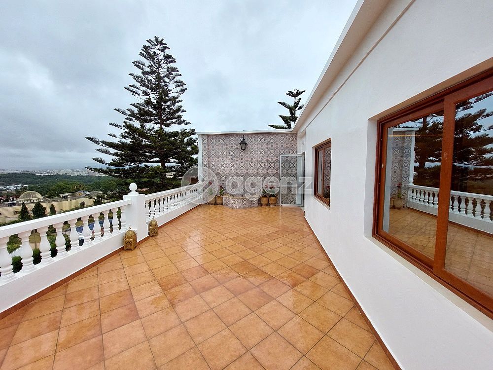 Villa avec 2 terrasses vue panoramique — 3