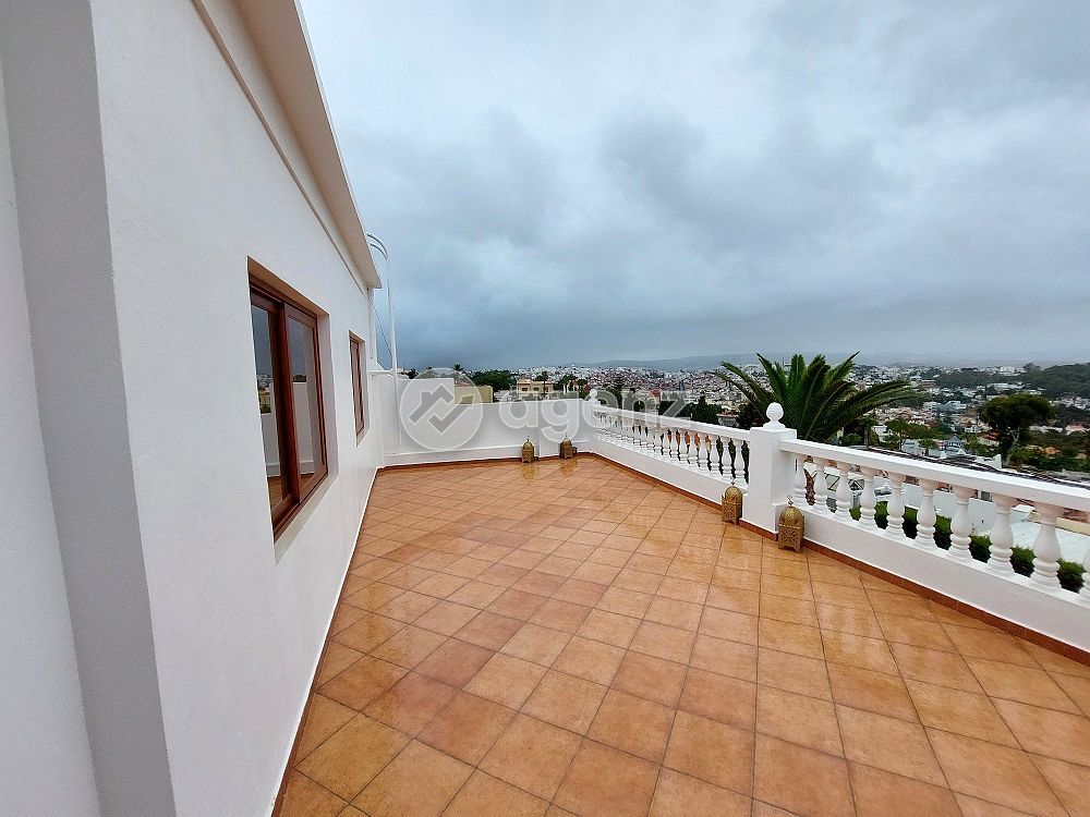 Villa avec 2 terrasses vue panoramique — 4