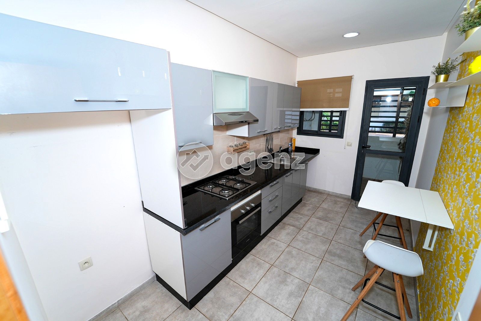 Authentique Appartement de 2 chambres à vendre à Victoria — 4