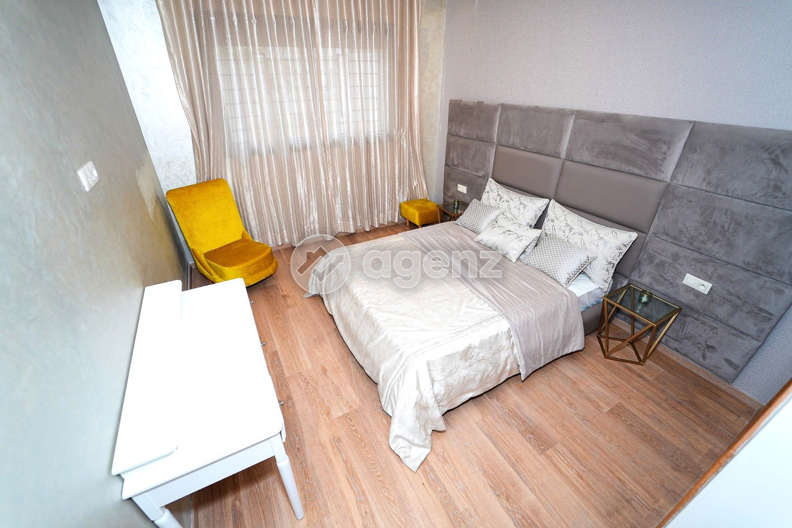 Authentique Appartement de 2 chambres à vendre à Victoria — 2
