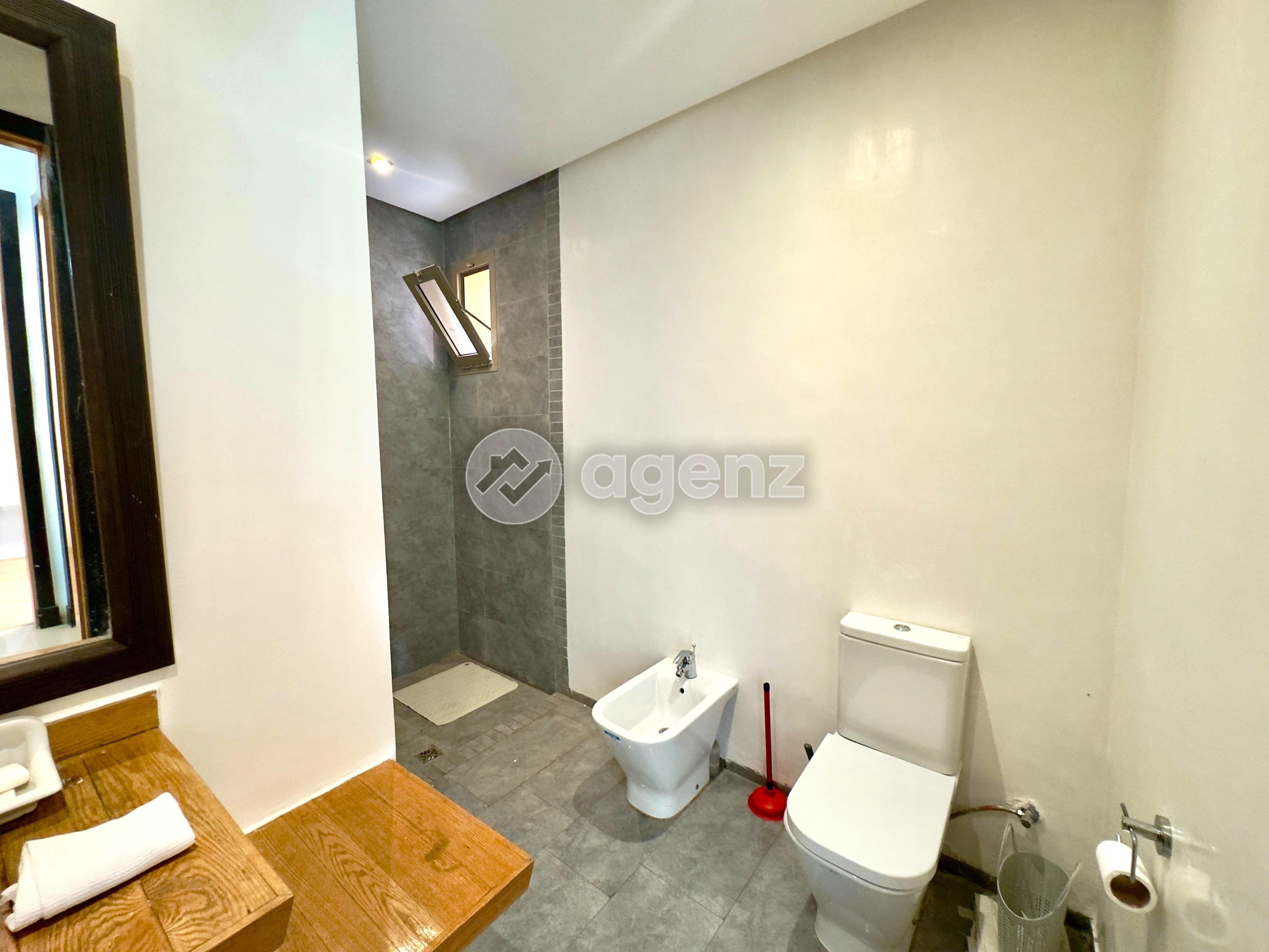 Magnifique Villa de 4 chambres à vendre à Route de Casablanca — 4