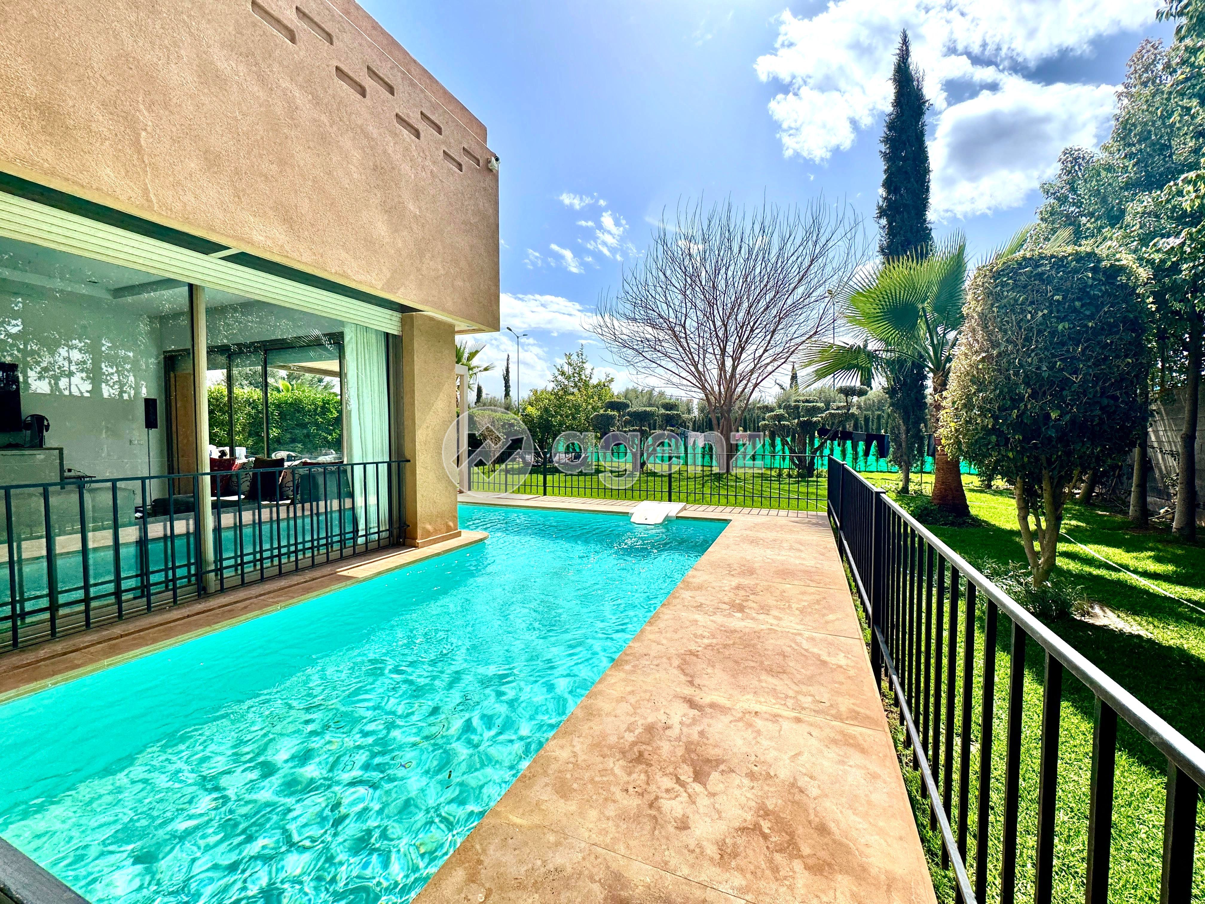 Magnifique Villa de 4 chambres à vendre à Route de Casablanca