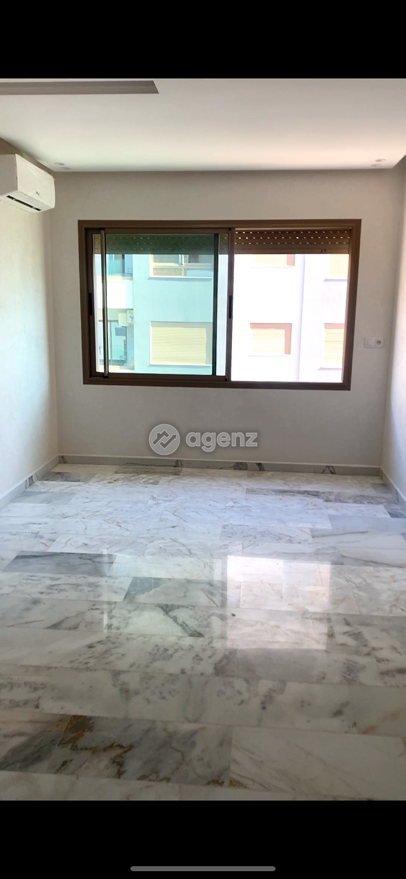 Superbe studio 46 M² à Roches Noires (Bd Moulay Ismail) — 2
