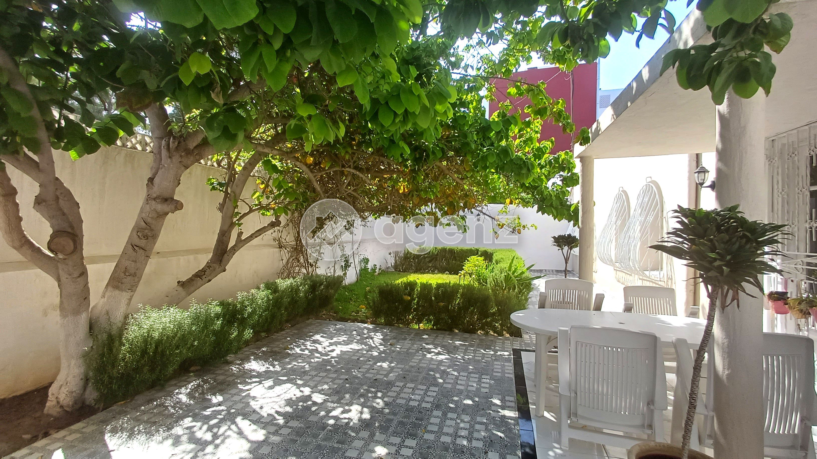 Villa à vendre à Agdal — 2