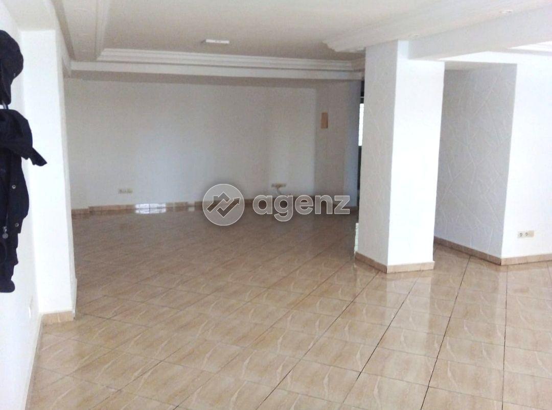 Bureau 66 m² à Moutanabi — 3