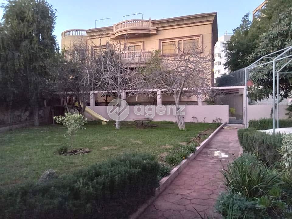 Moderne Villa de 5 chambres à vendre à Moujahidine