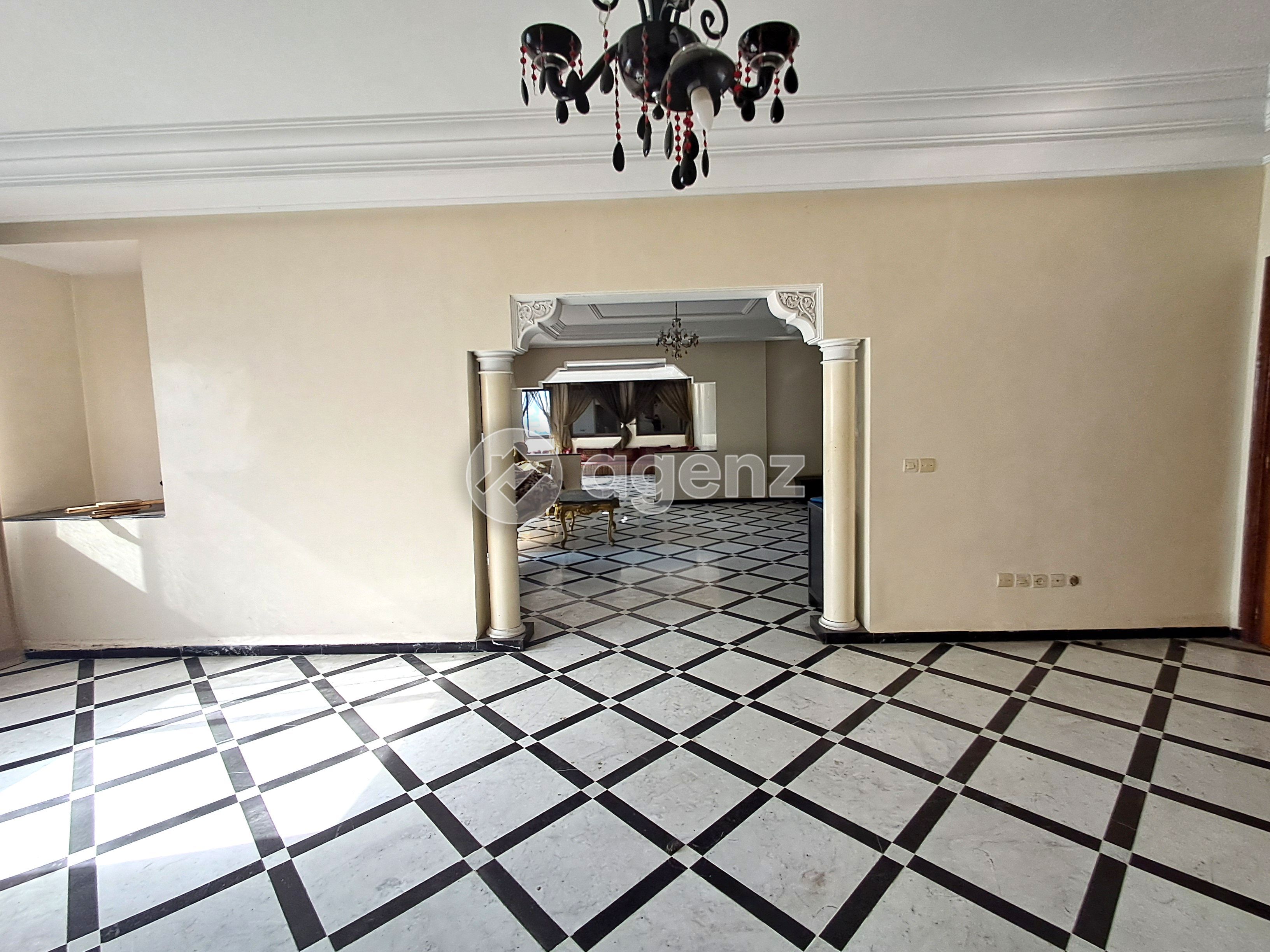 Appartement à vendre à Gauthier — 3