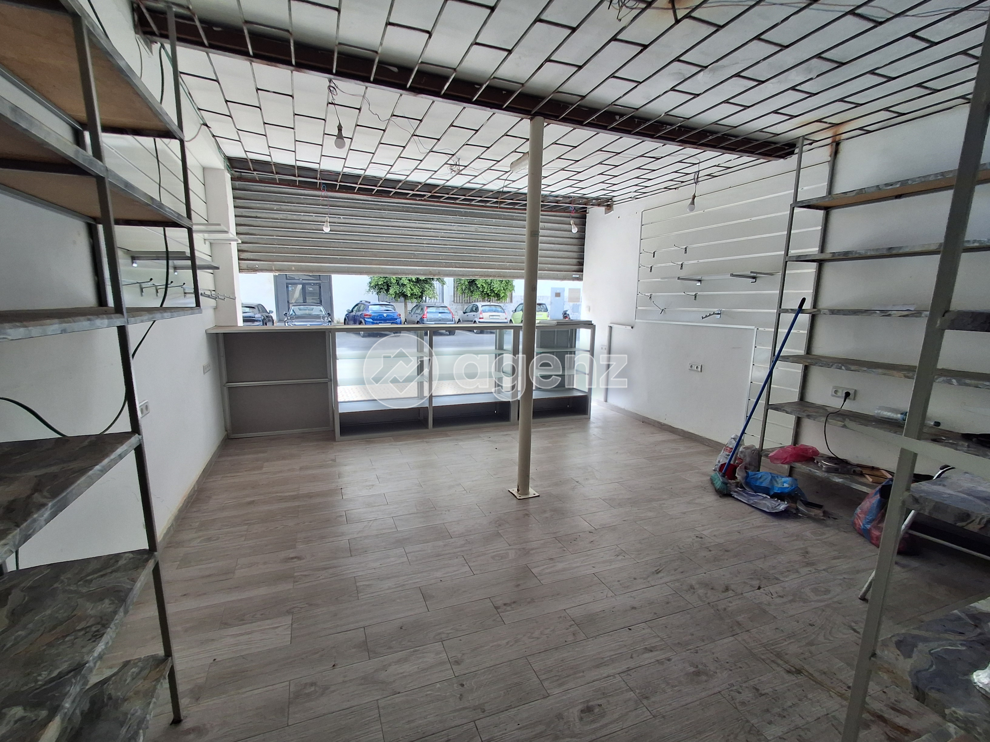 Local commercial – Bureaux aménagés — 4