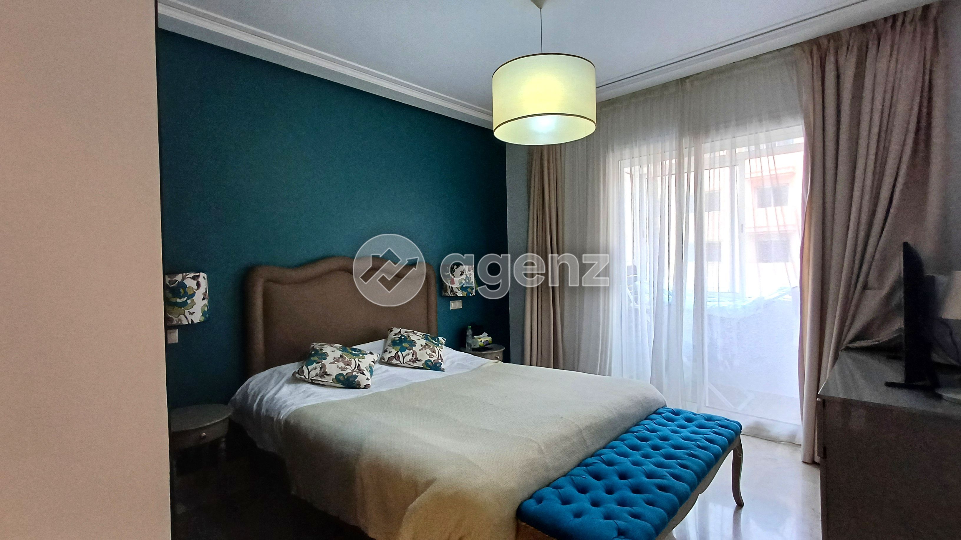 APPARTEMENT TRAVERSANT AU CALME À DEUX PAS DE CFC — 2