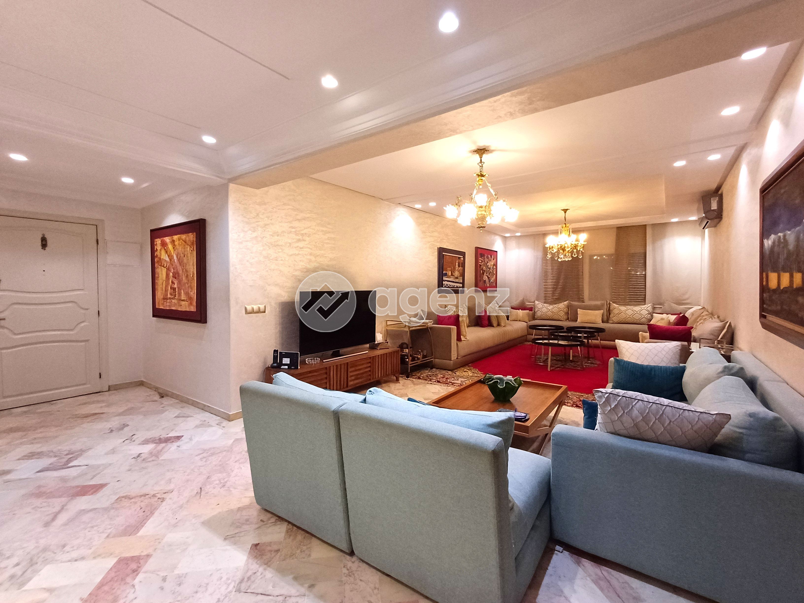 Luxueux Appartement de 3 chambres à vendre à Les Hôpitaux — 2