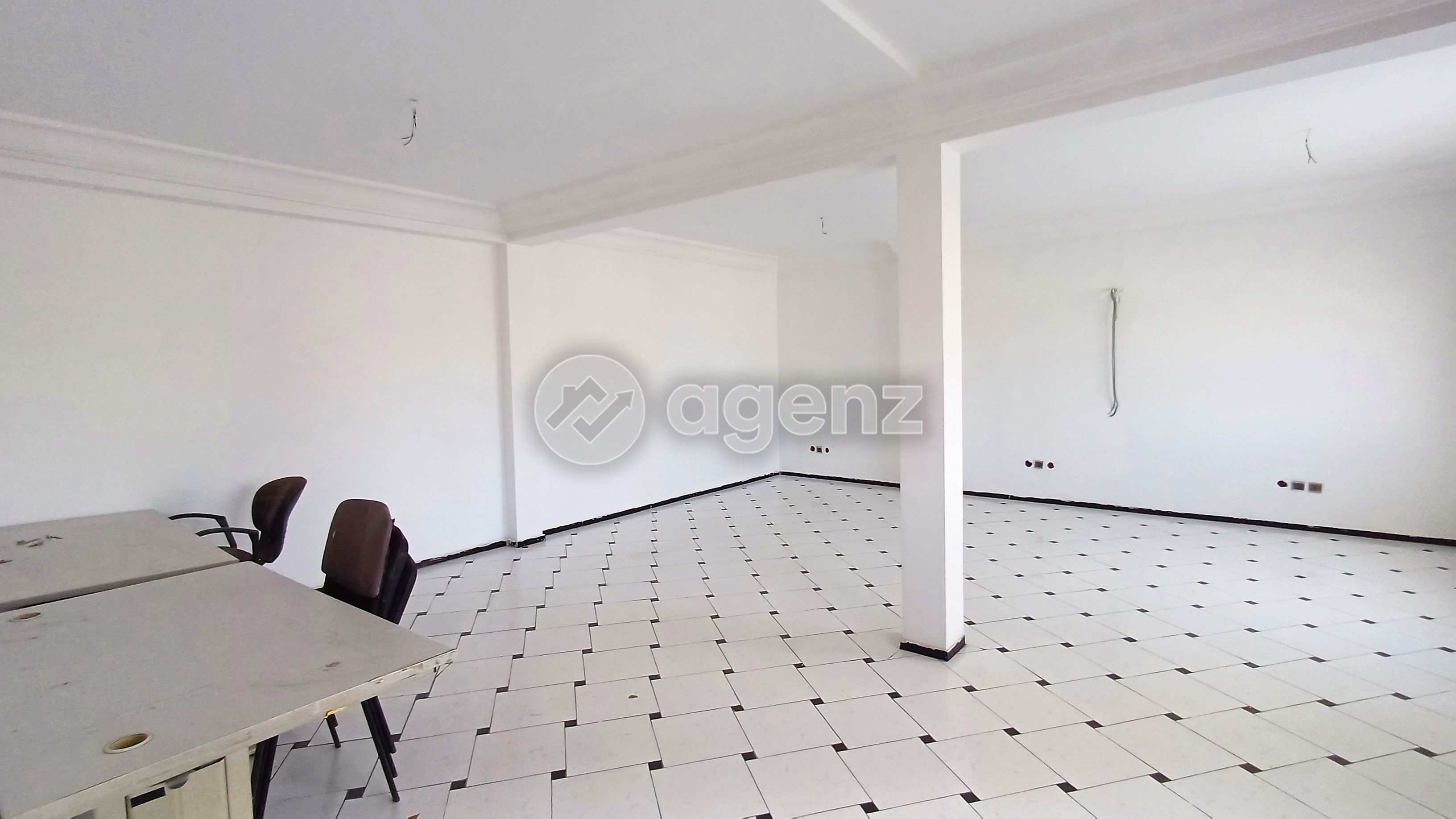 BUREAU PROFESSIONNEL DE 178 M² RACINE — 4