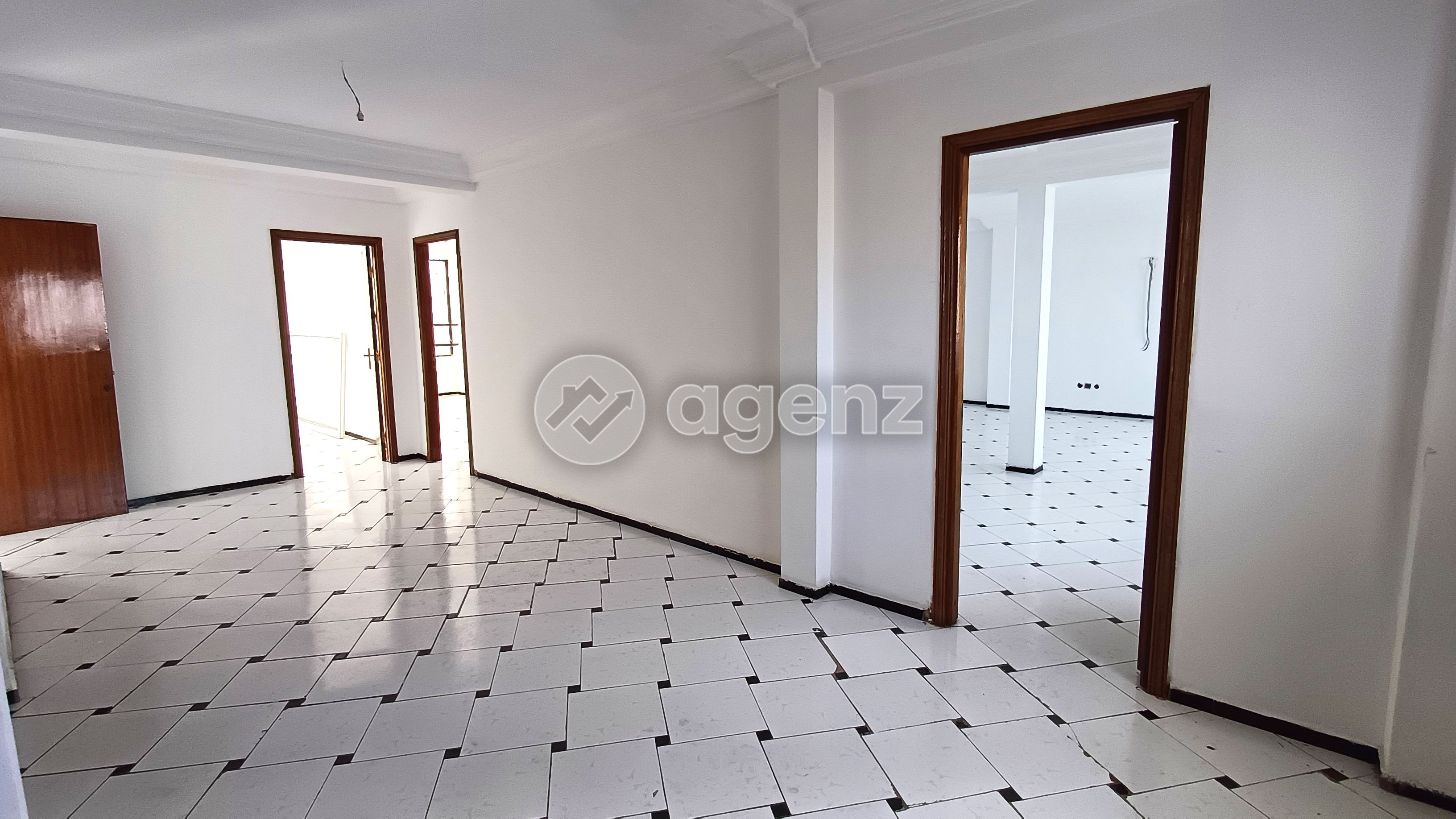 BUREAU PROFESSIONNEL DE 178 M² RACINE