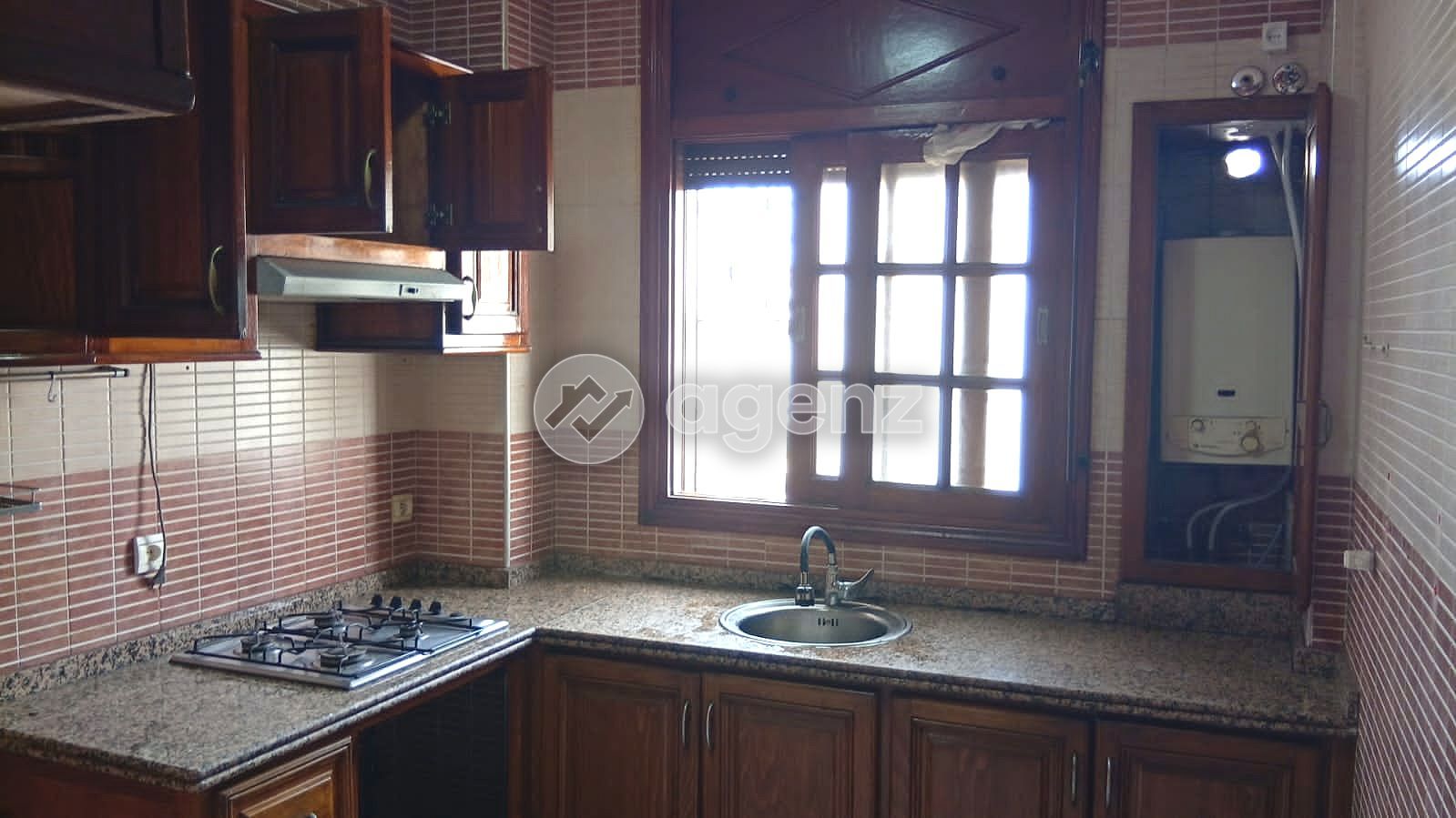 Prestigieux Appartement de 2 chambres à louer à Beausite — 2