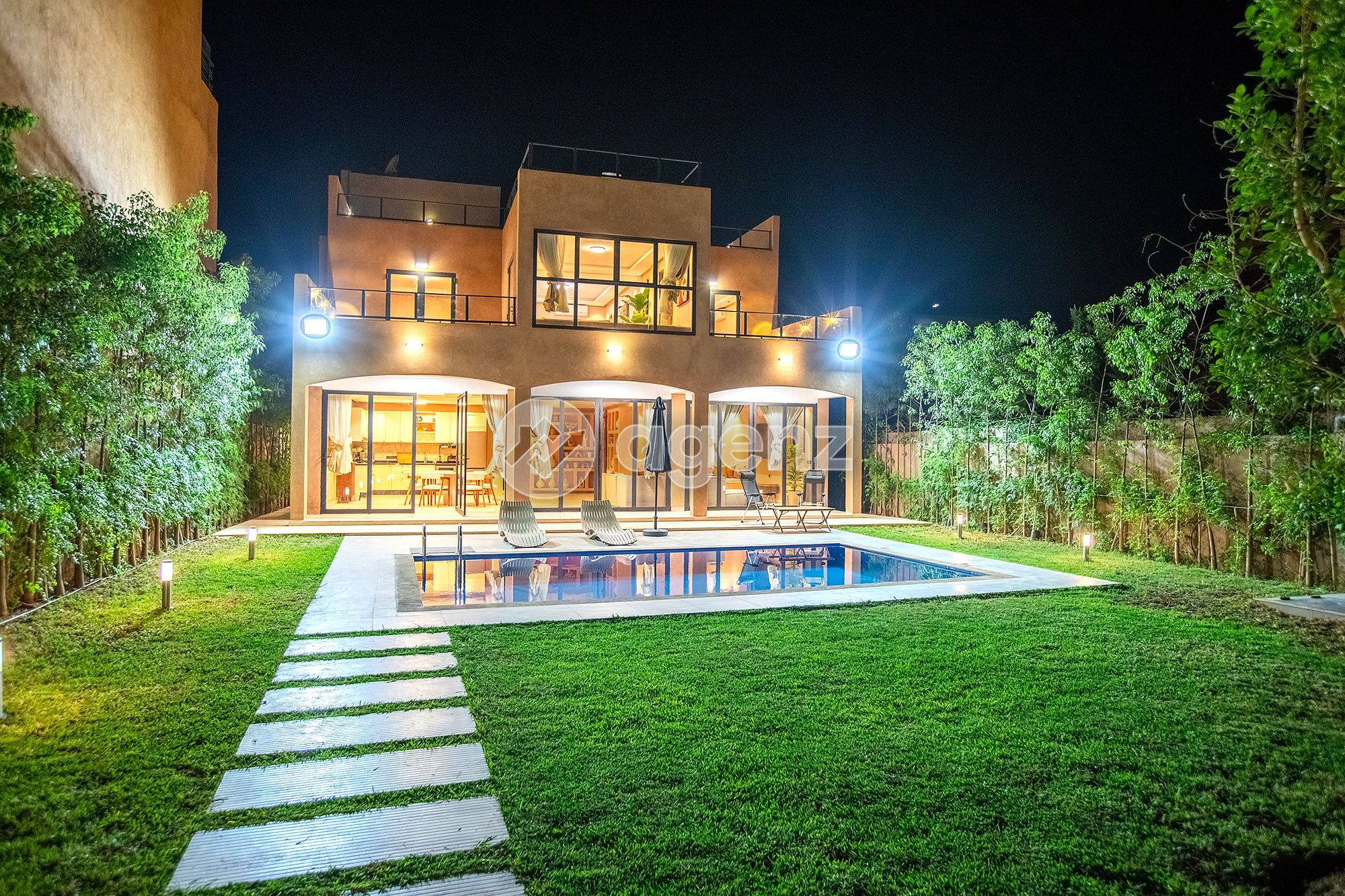 Villa contemporaine 500 m² avec rooftop et Piscine Route de L'ourika