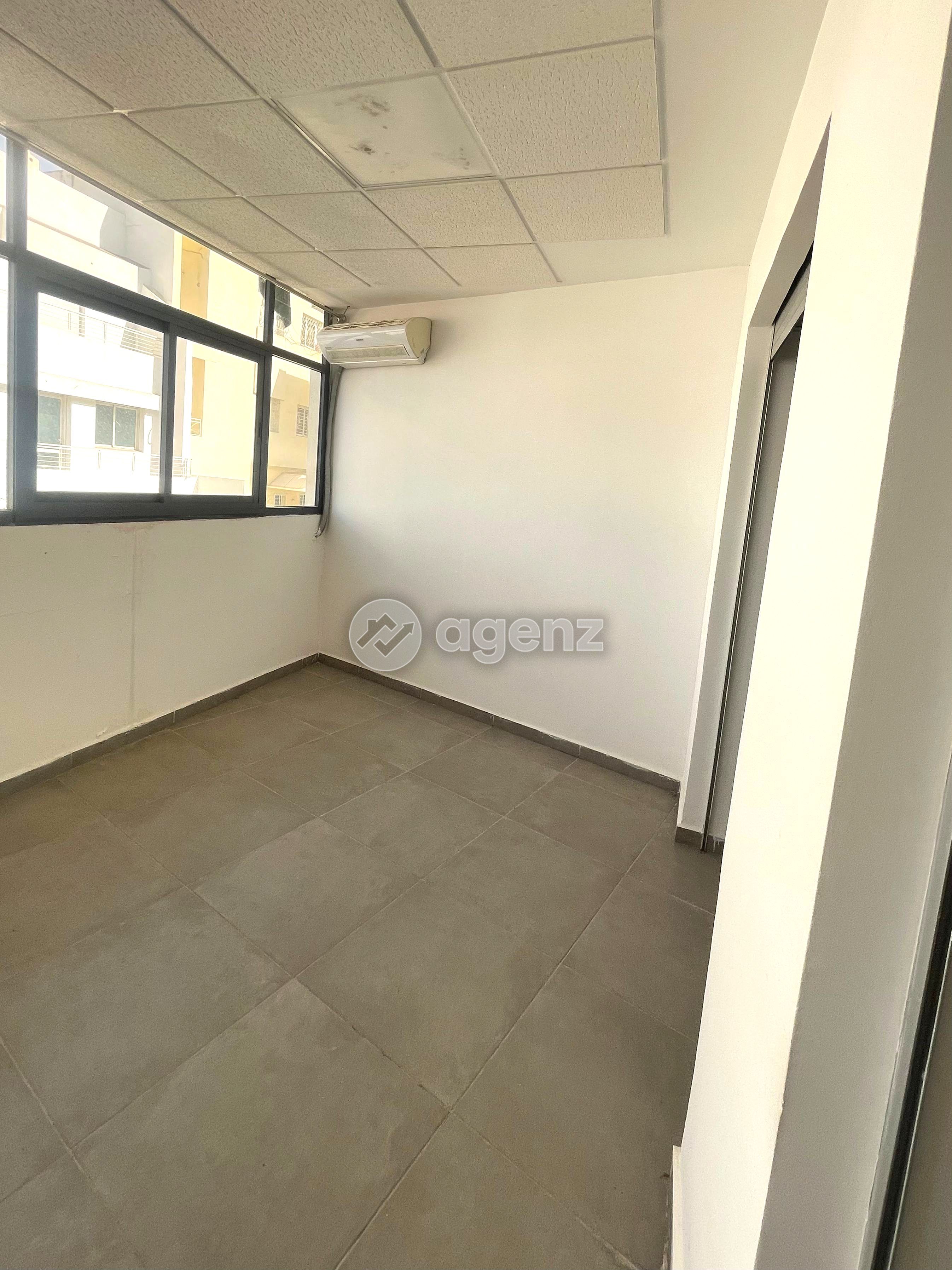 Bureau 48 m² à Nouvelle Ville — 4