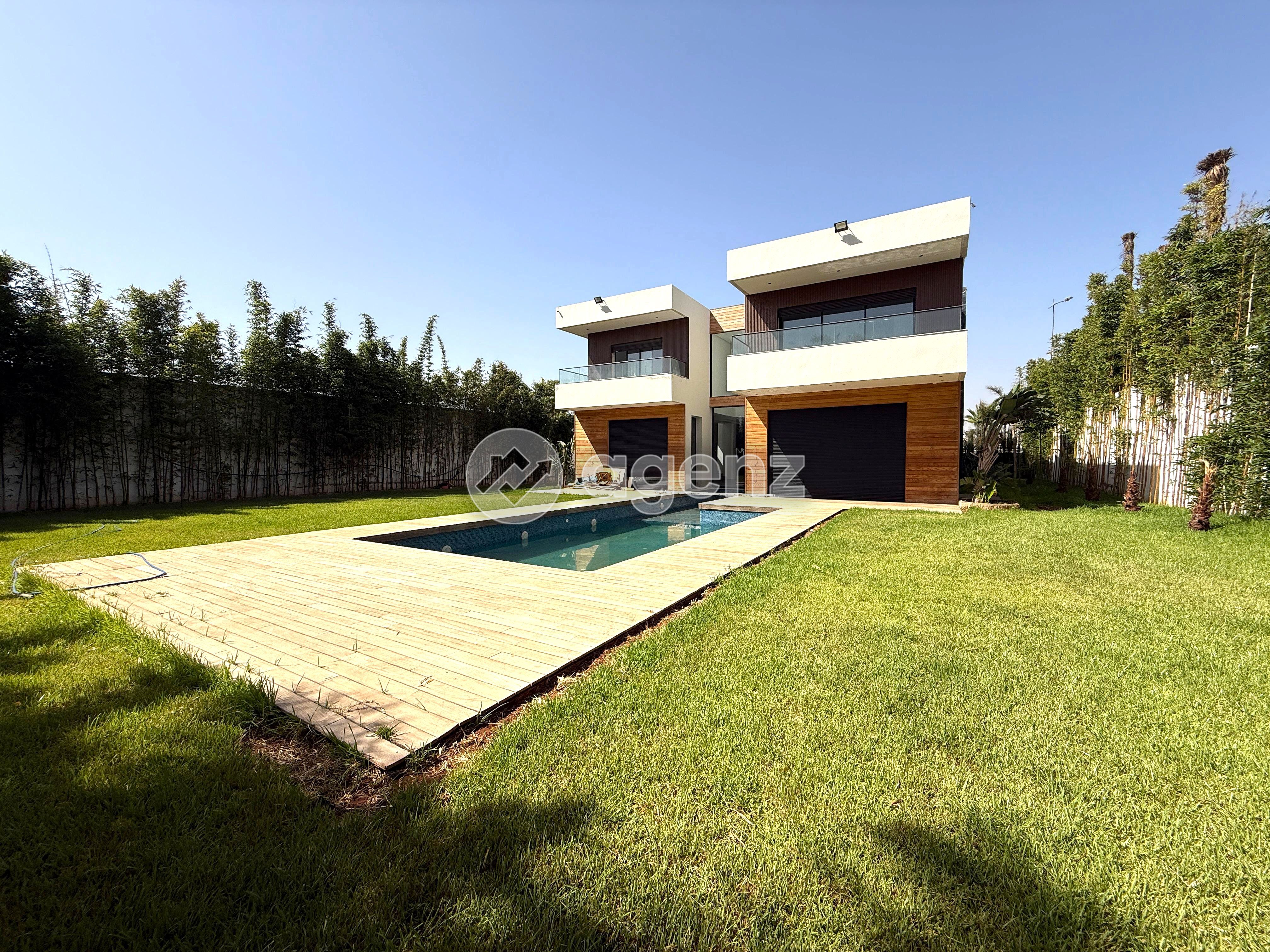ARCHITECTURE CONTEMPORAINE ET PRESTIGE – VILLA D’EXCEPTION À VILLE VERTE