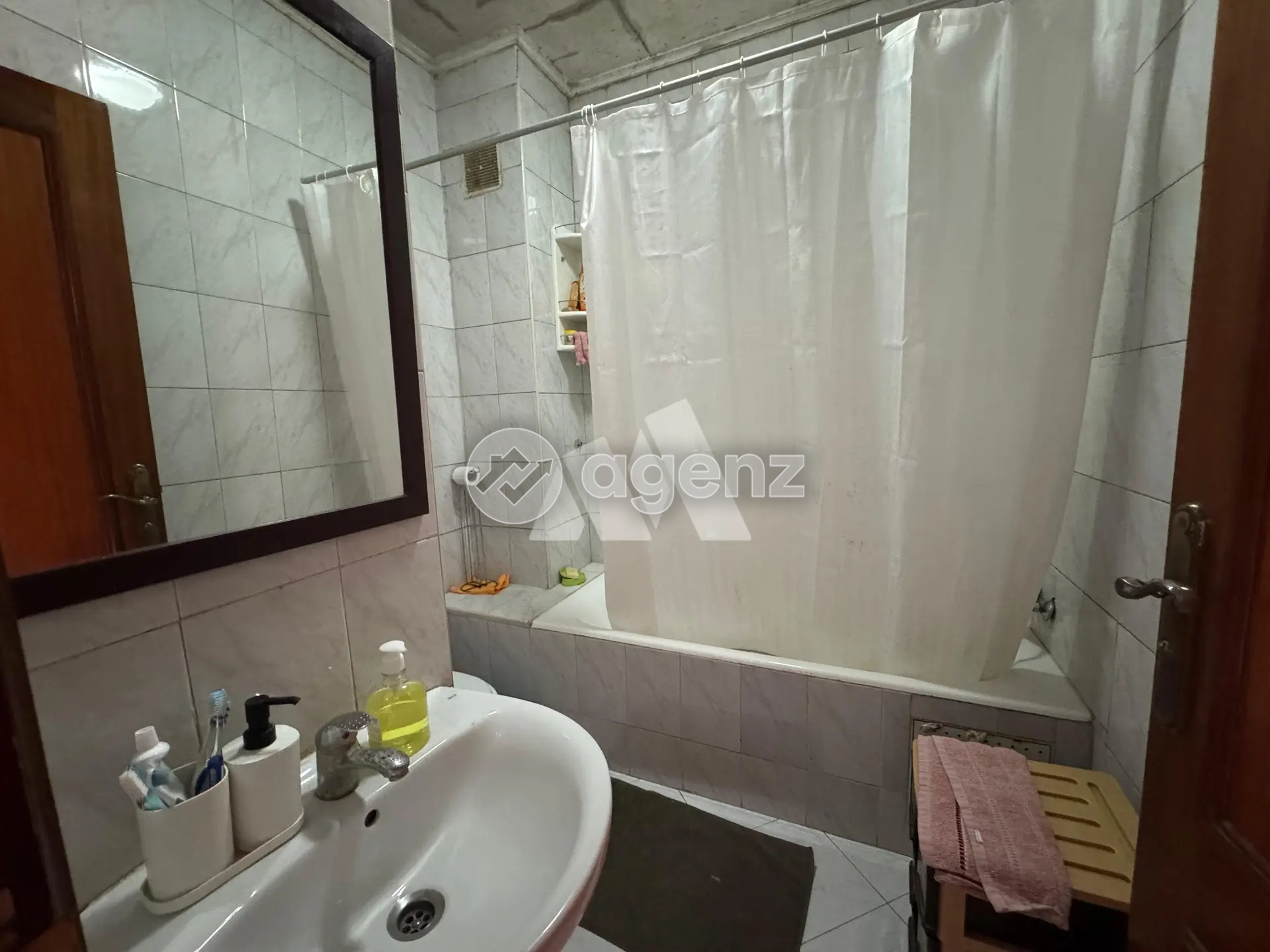Appartement à vendre à Franceville — 2