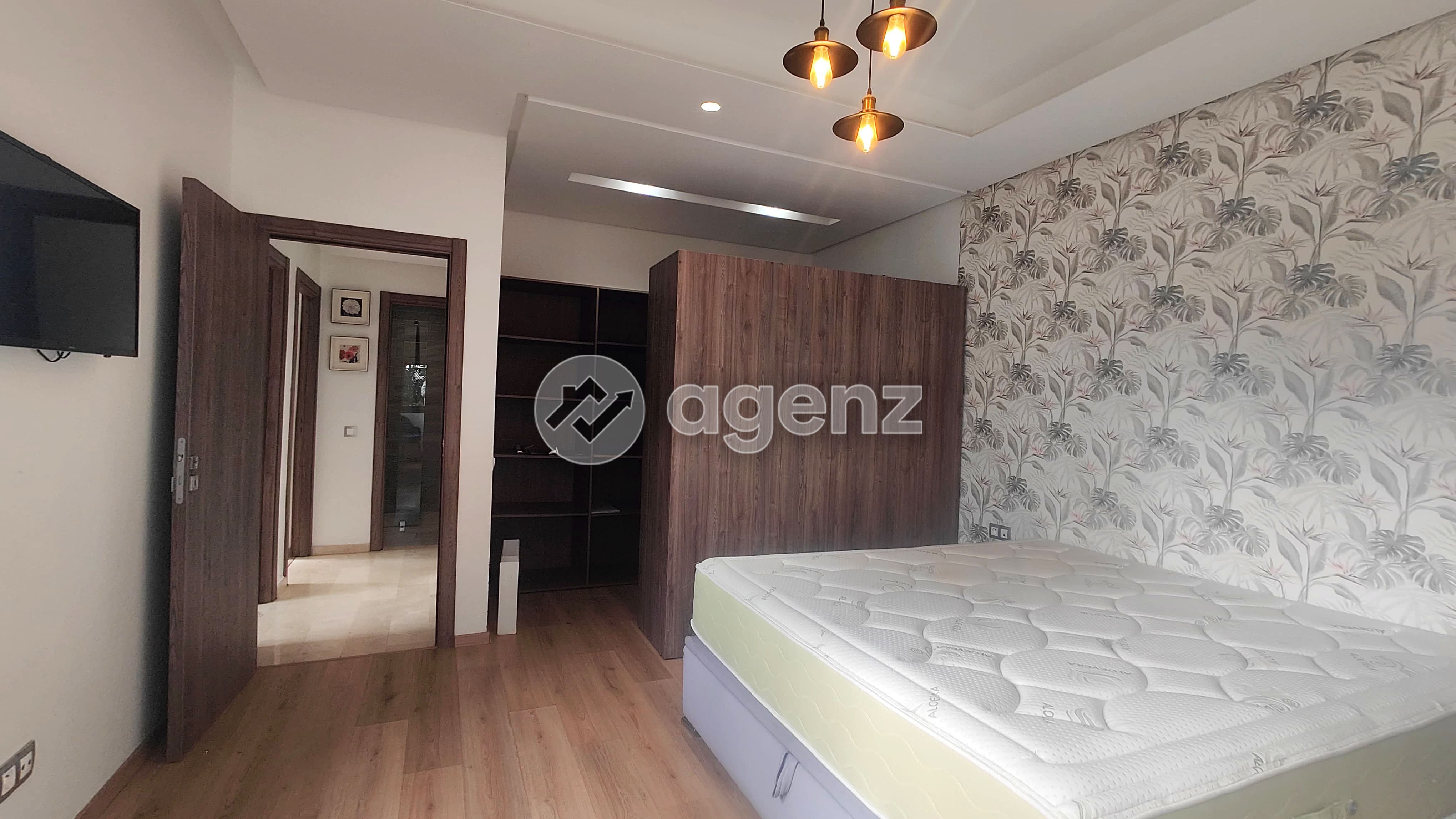 APPARTEMENT AVEC JARDIN PRIVATIF — 3