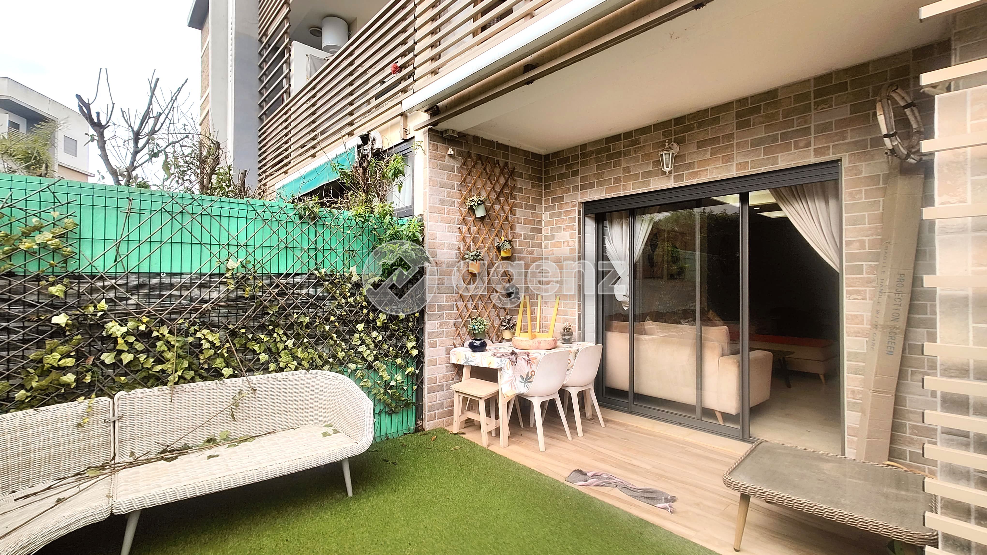 APPARTEMENT AVEC JARDIN PRIVATIF — 5