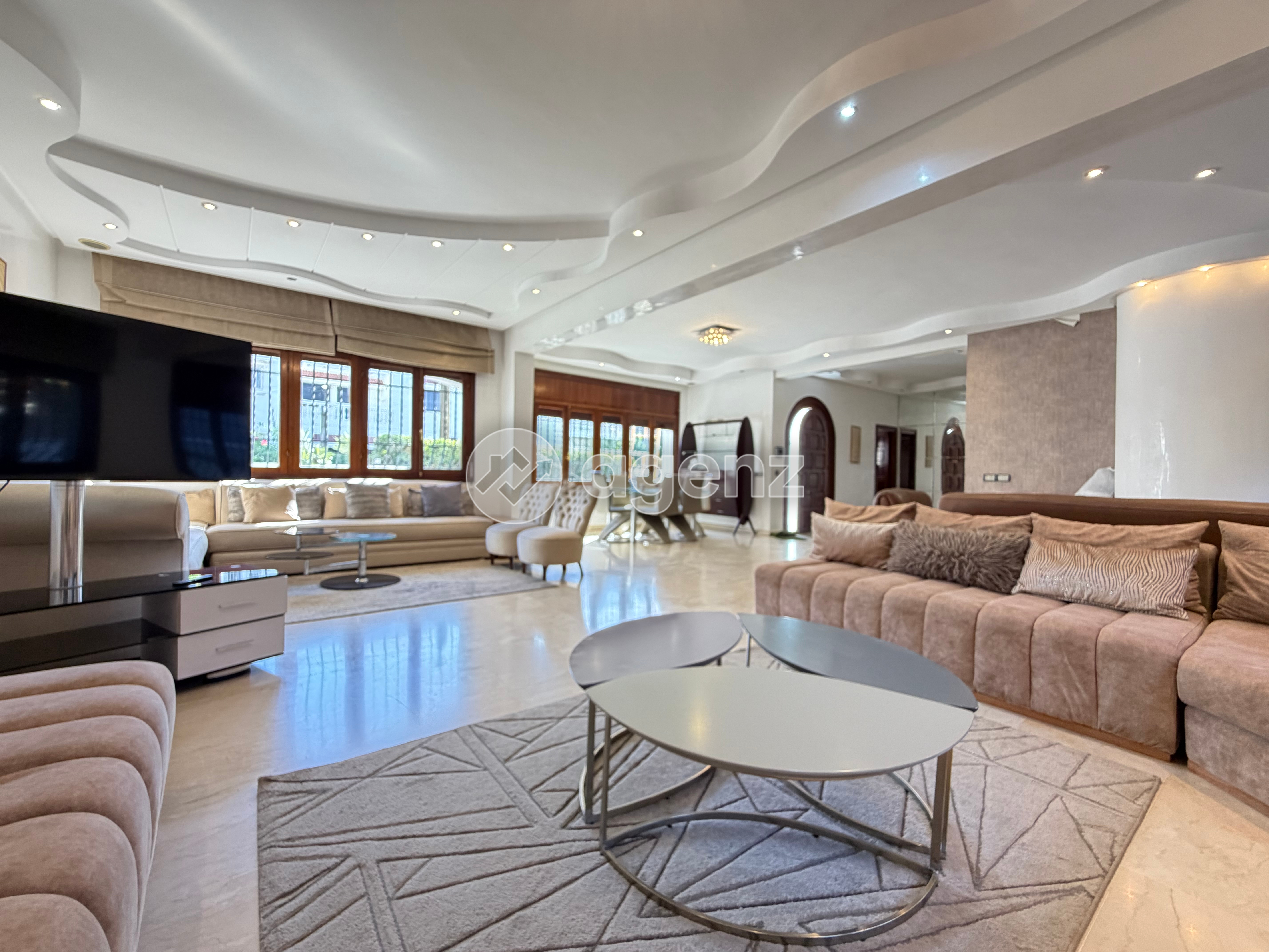 Superbe Villa de 4 chambres à louer à CIL — 3