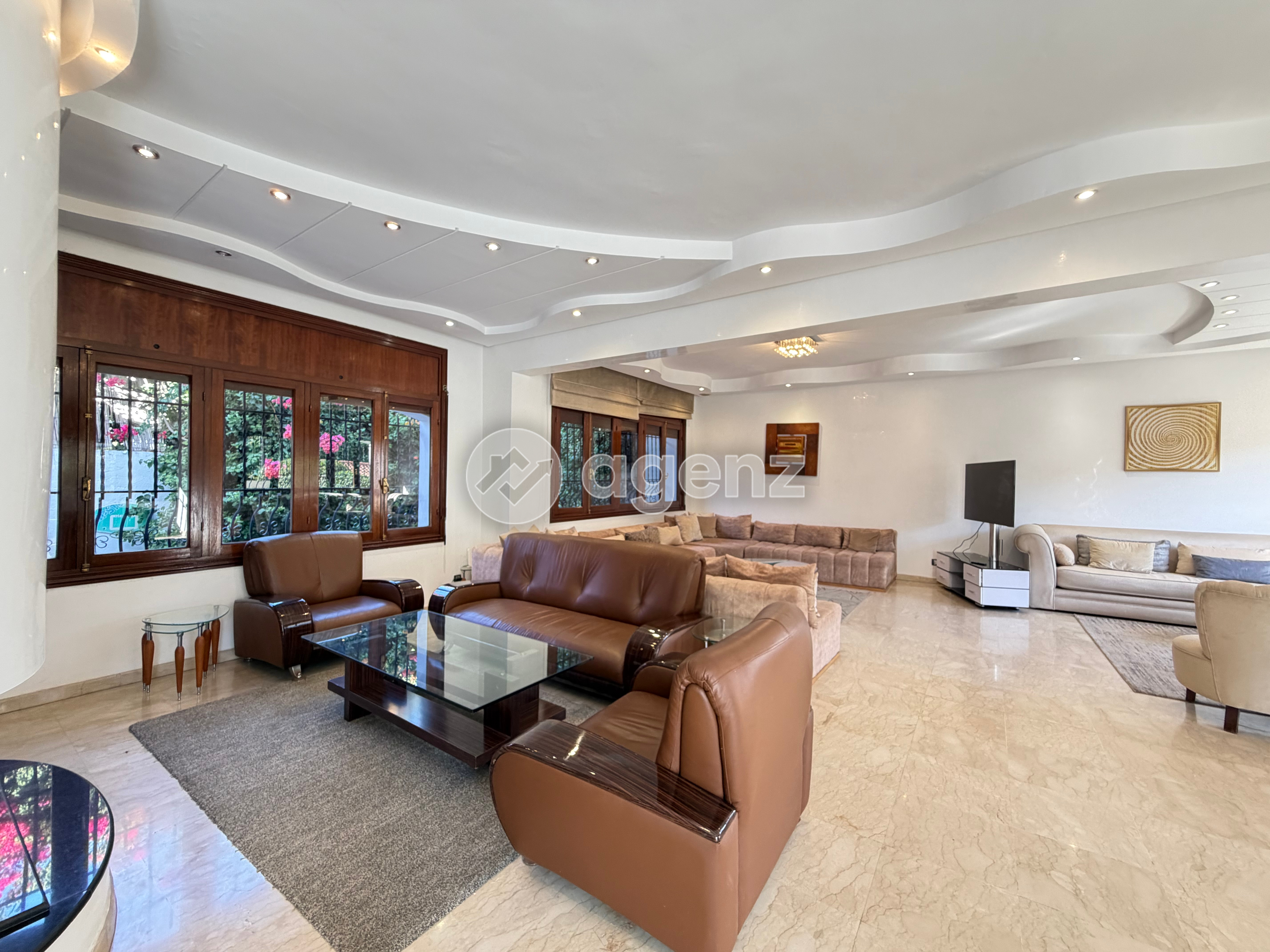 Superbe Villa de 4 chambres à louer à CIL — 5