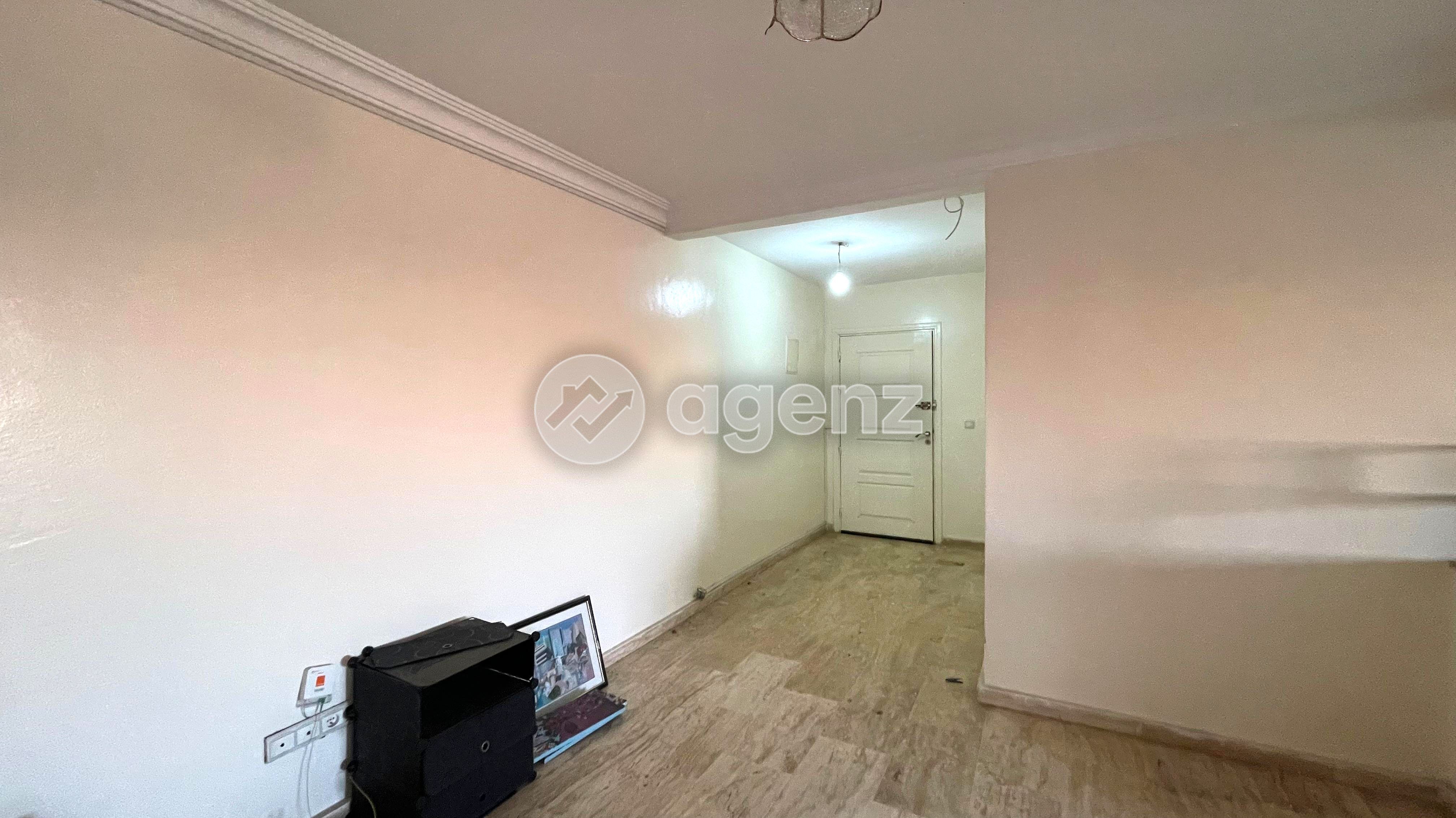APPARTEMENT SANS VIS-À-VIS À RÉNOVER – EMPLACEMENT D’ANGLE  — 4
