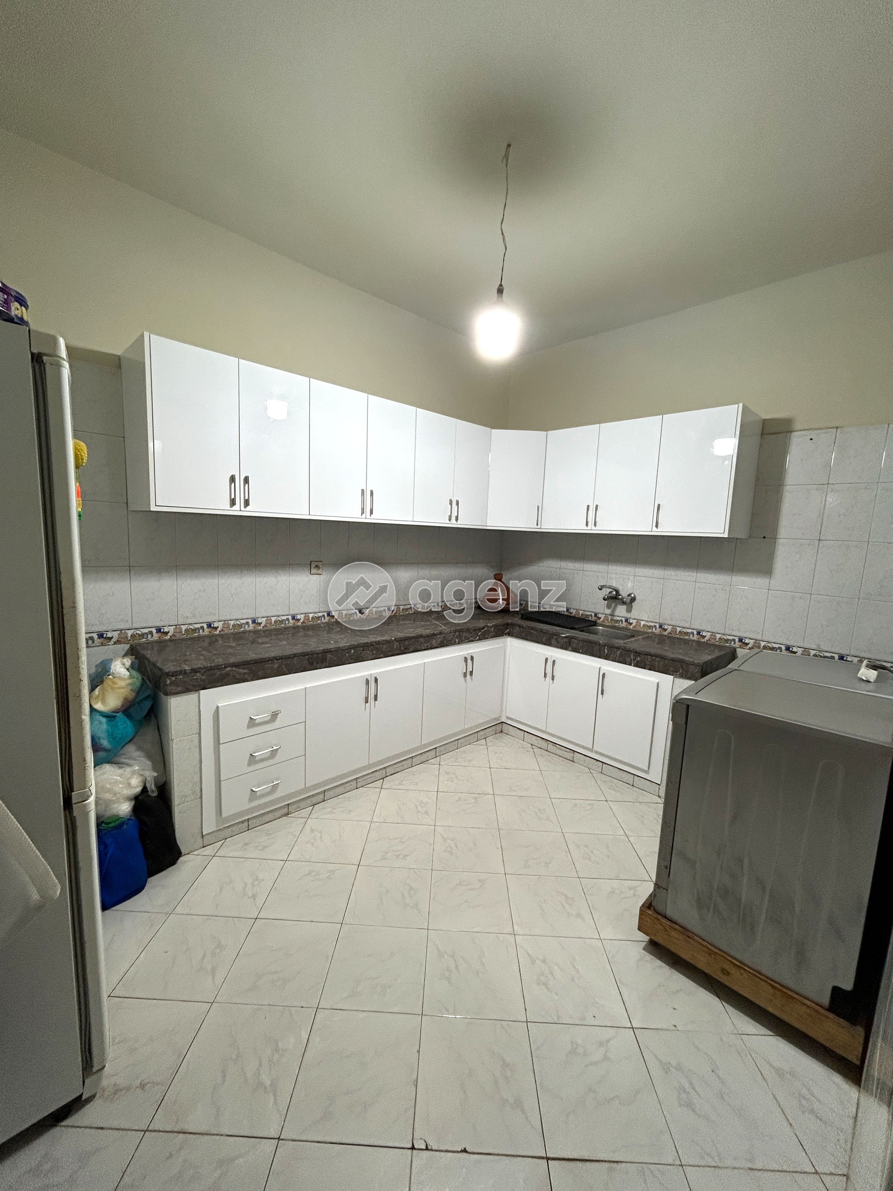 Appartement à vendre à Temara Quartier Messrour 2 proche de la gare et de l’avenue Mohamed 5 — 5