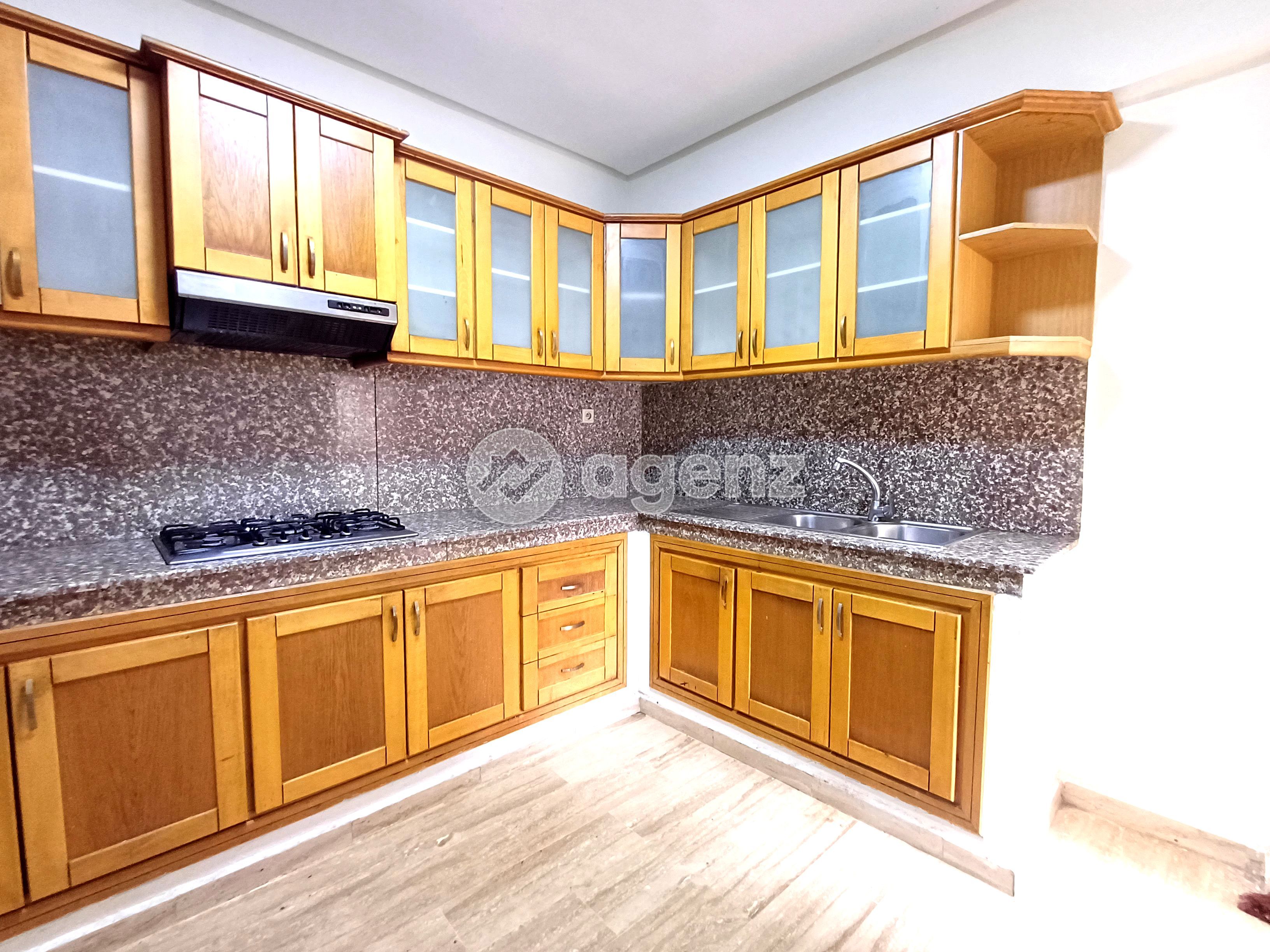 APPARTEMENT FAMILIAL LUMINEUX DANS LE QUARTIER PRISÉ DE NASSIM 1 — 4