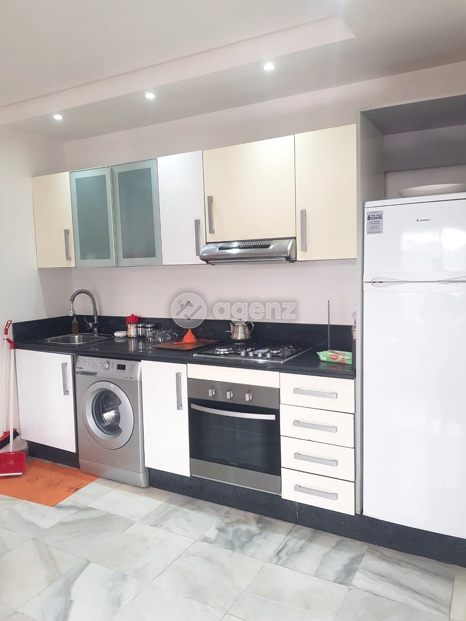 Prestigieux Studio meublé de 1 chambre à louer à Les Hôpitaux — 4
