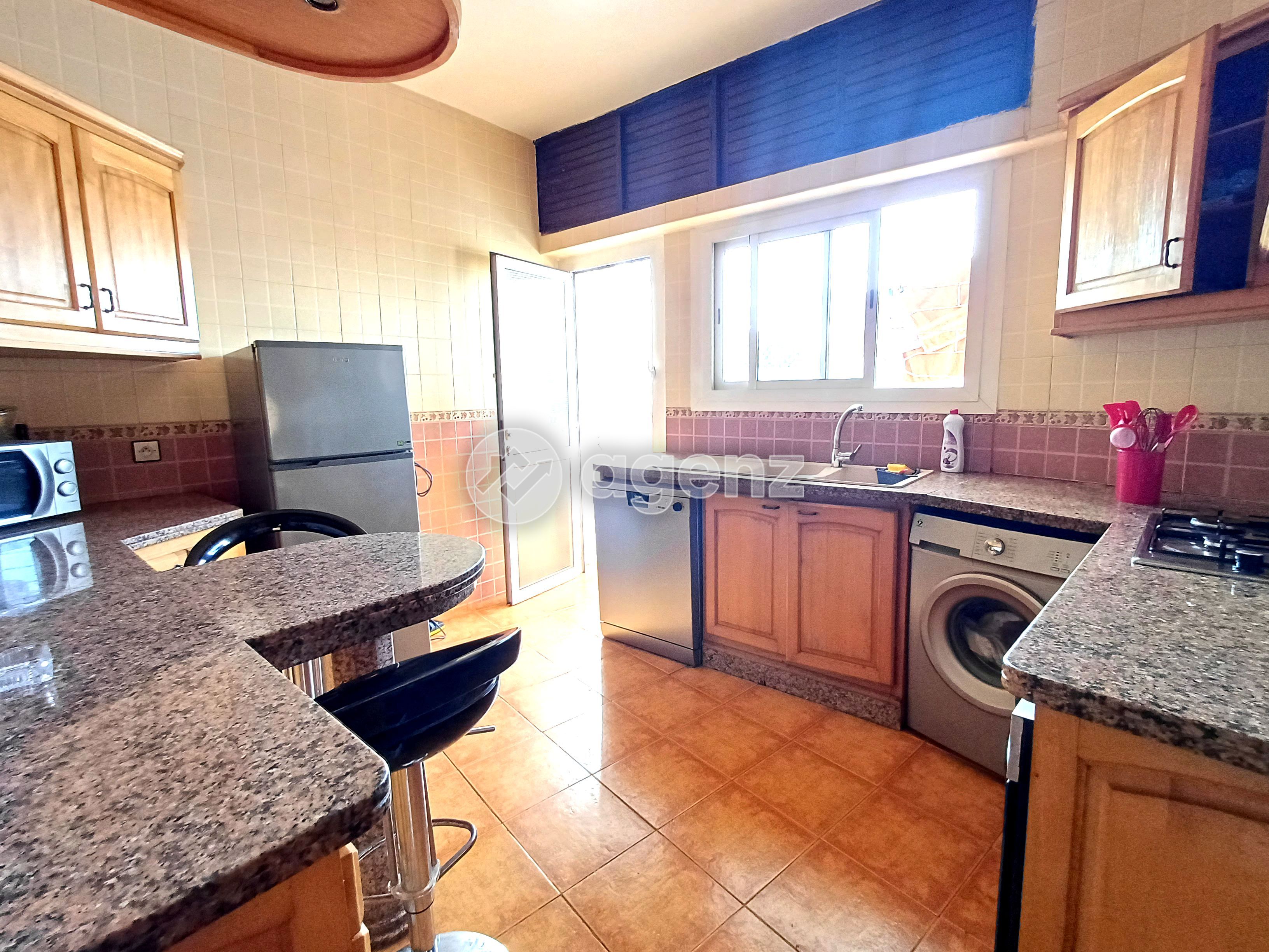 PROFITEZ D’UN APPARTEMENT SPACIEUX ET LUMINEUX — 4