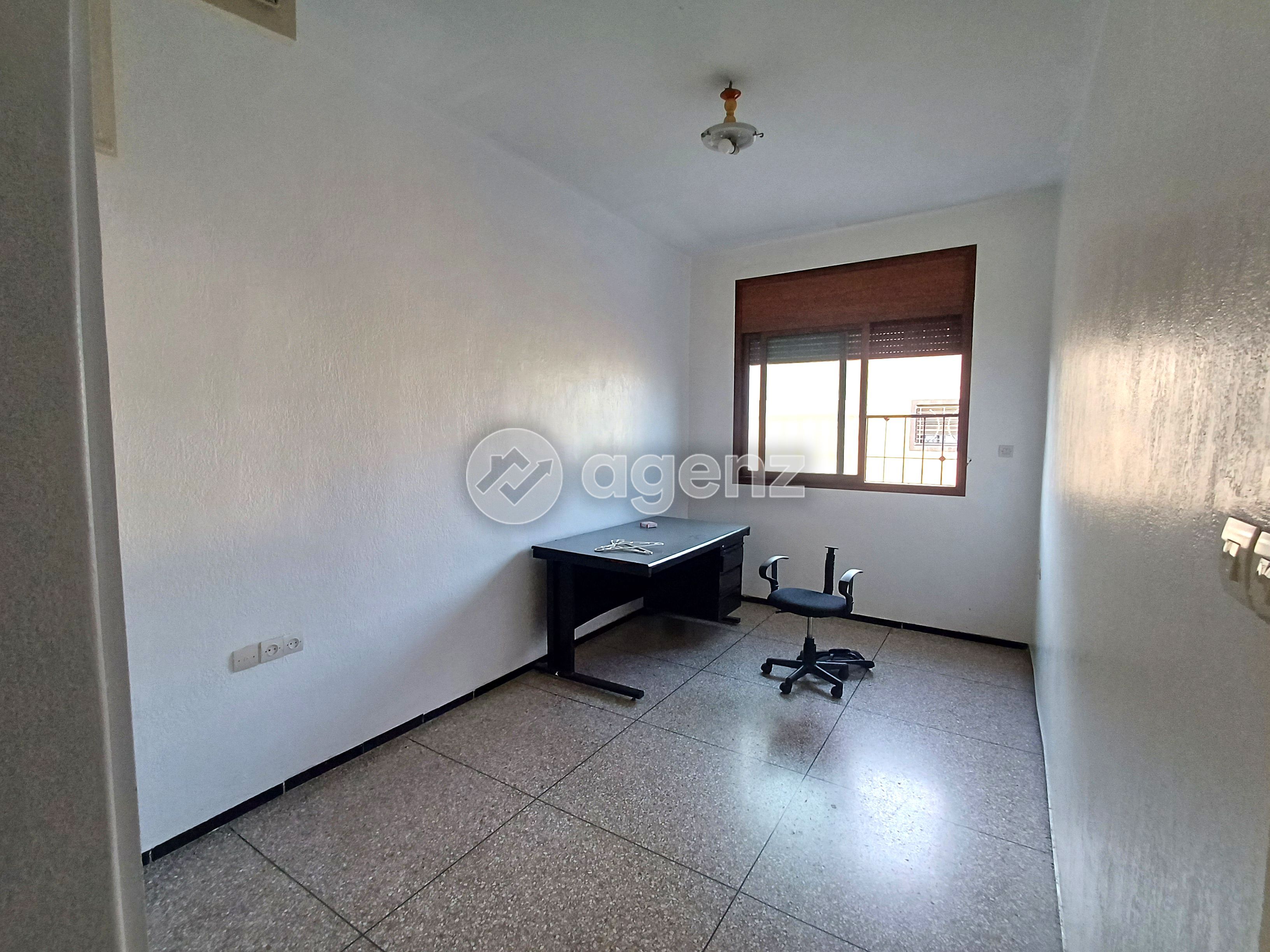 MAISON À FORT POTENTIEL AVEC LOCAL COMMERCIAL À OULFA — 3