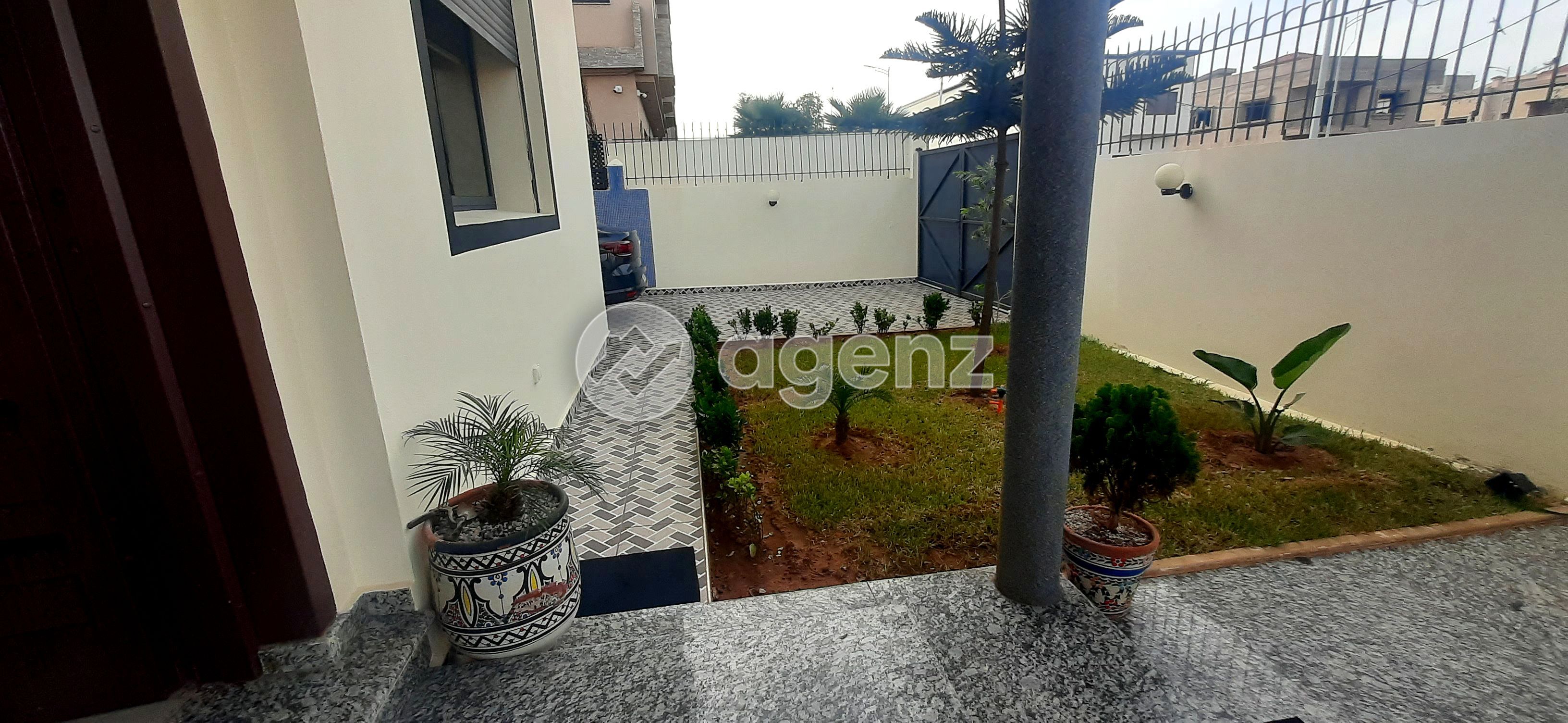 Villa à vendre à Bouznika 4 façades 400m² avec piscine — 2