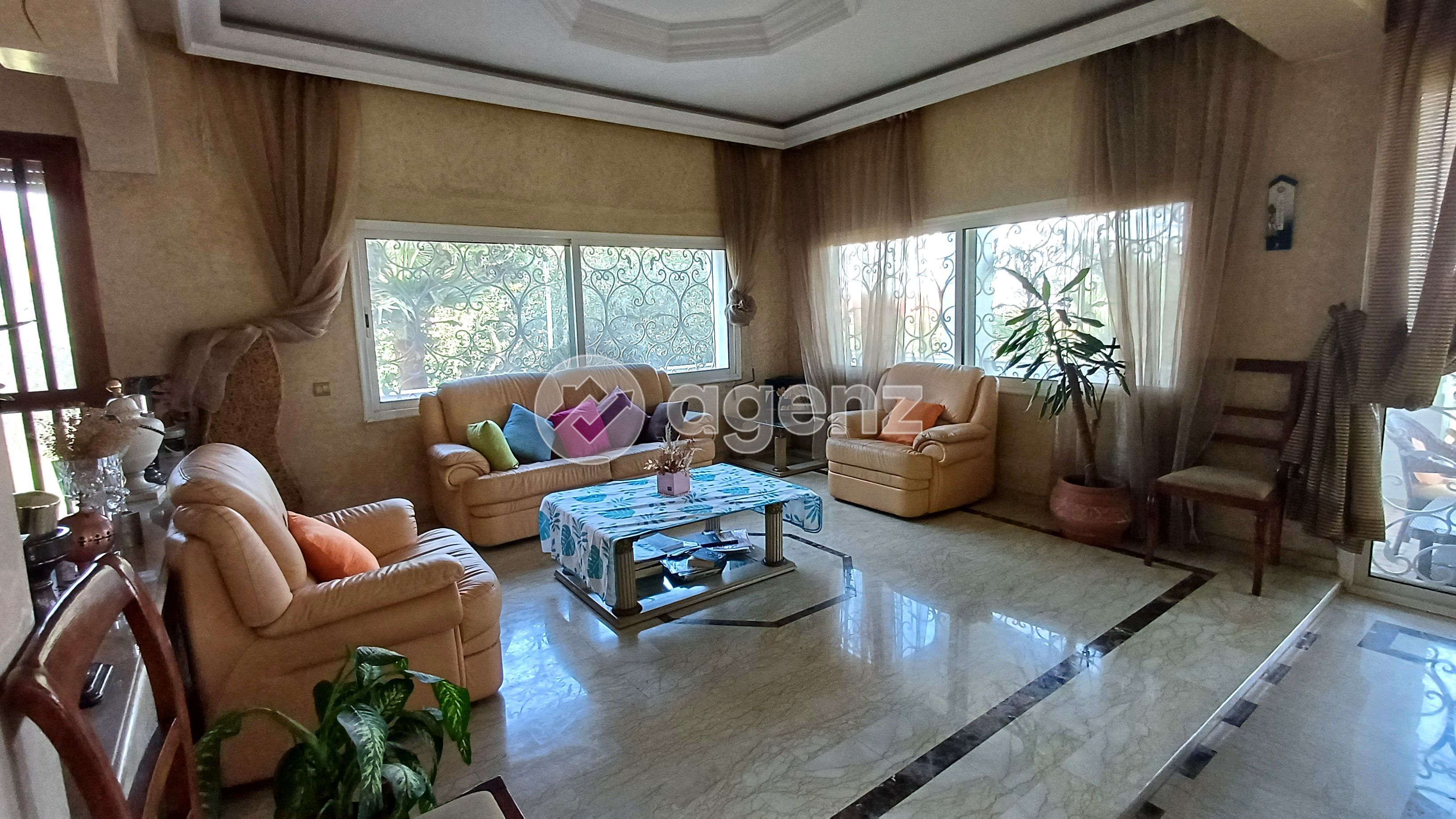 PRESTIGIEUSE VILLA AVEC PISCINE SUR 2 600 M² DE TERRAIN – CALIFORNIE — 3