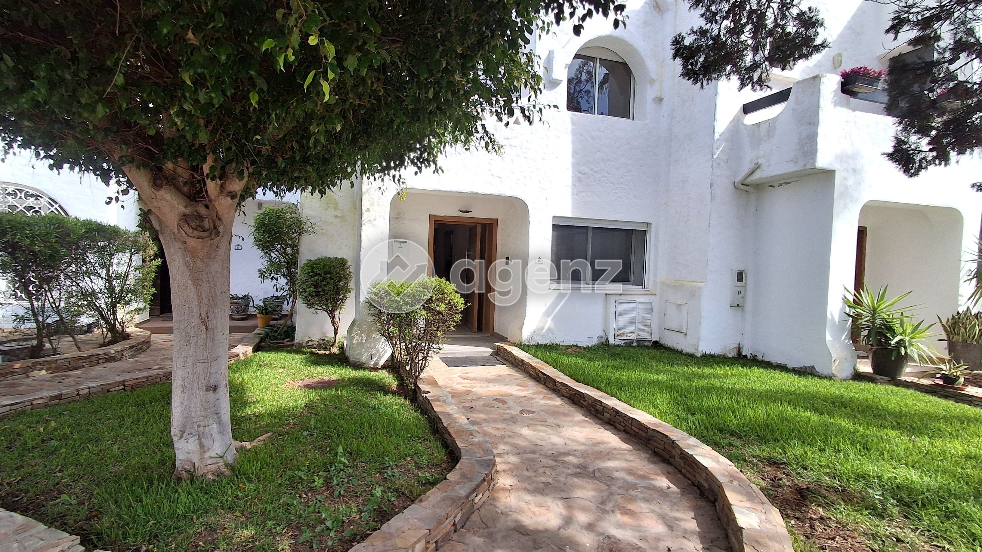 VILLA DANS UNE RÉSIDENCE FERMÉE AVEC PISCINE — 3