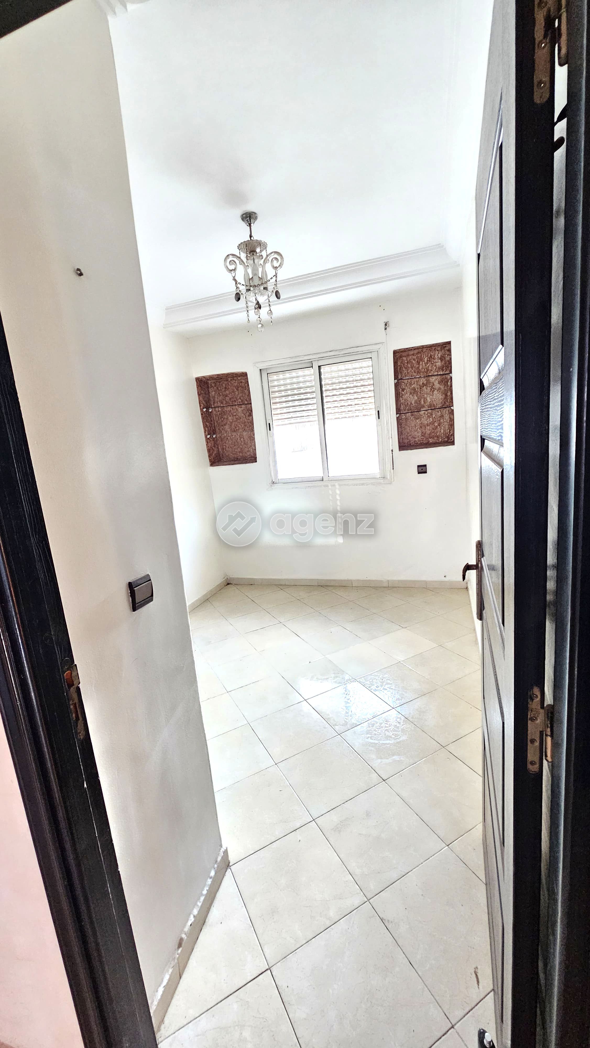 UN APPARTEMENT SIMPLE ET ACCUEILLANT — 2