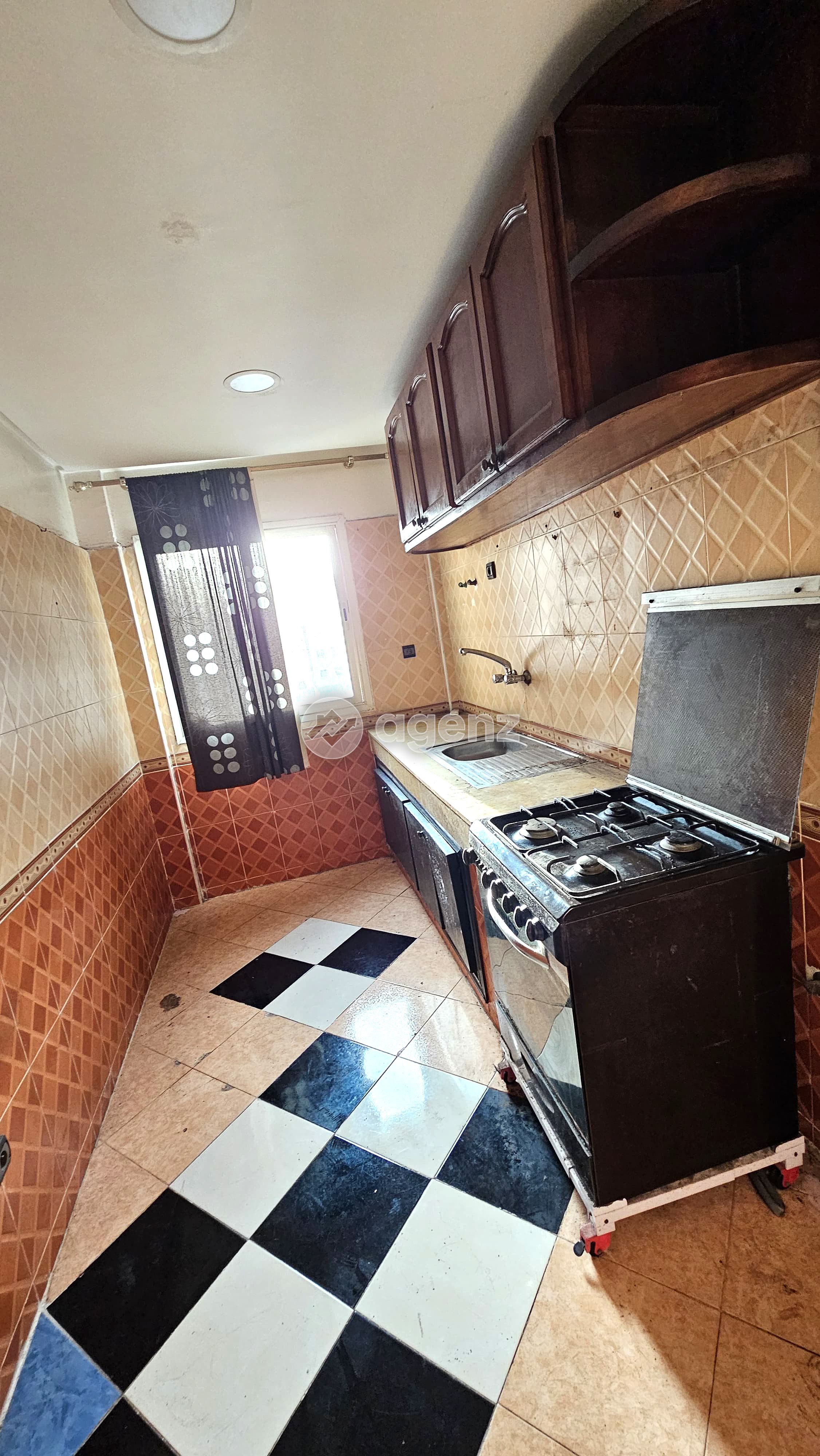 UN APPARTEMENT SIMPLE ET ACCUEILLANT — 3