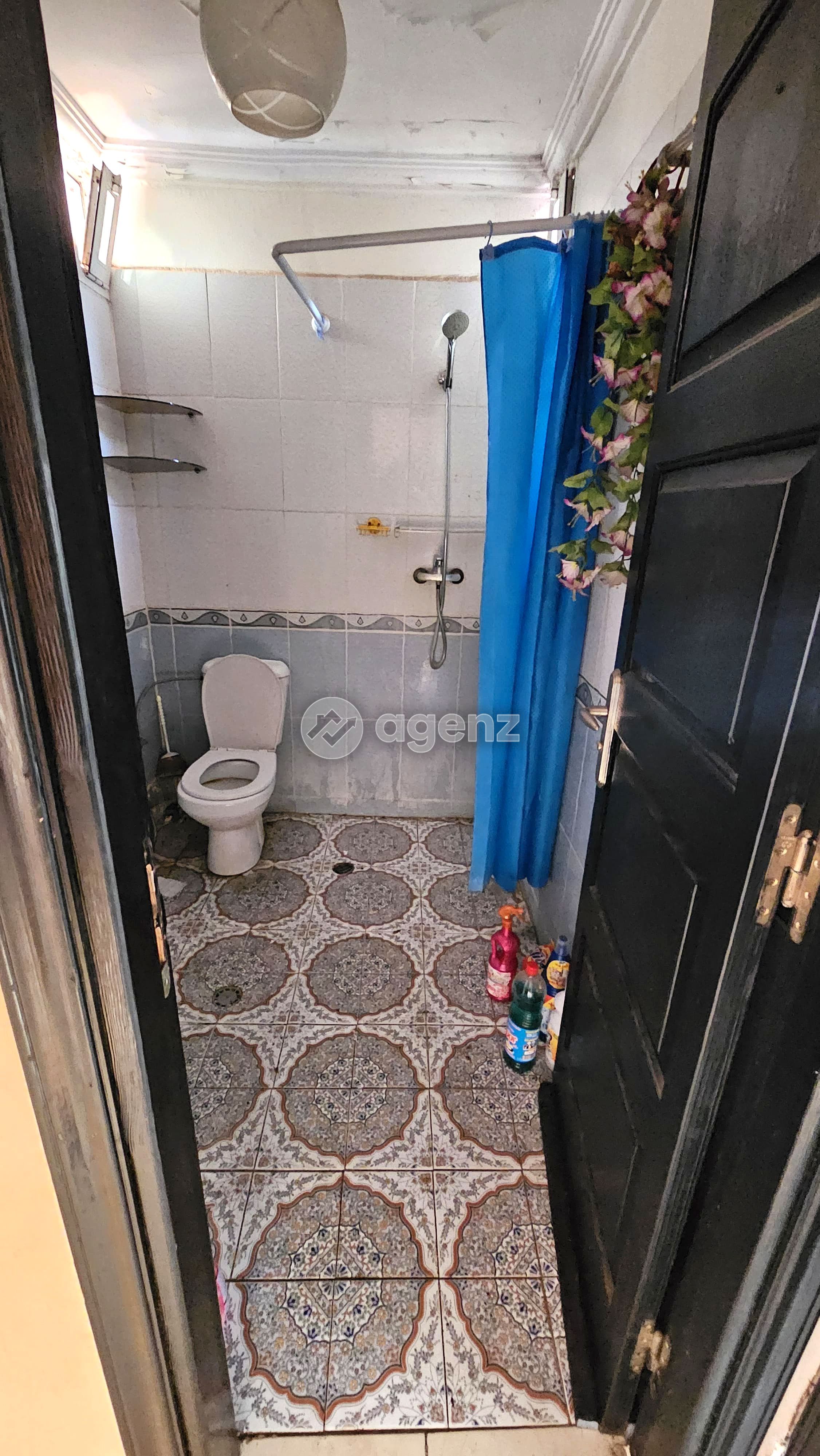UN APPARTEMENT SIMPLE ET ACCUEILLANT — 5