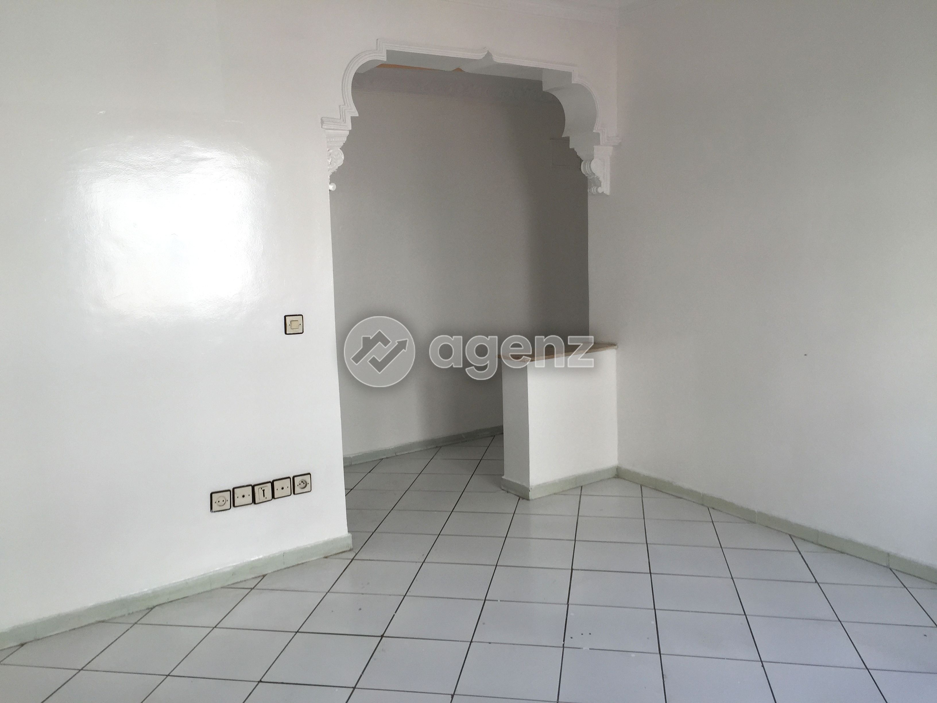 Bel appartement lumineux et central à vendre à Sidi Moumen