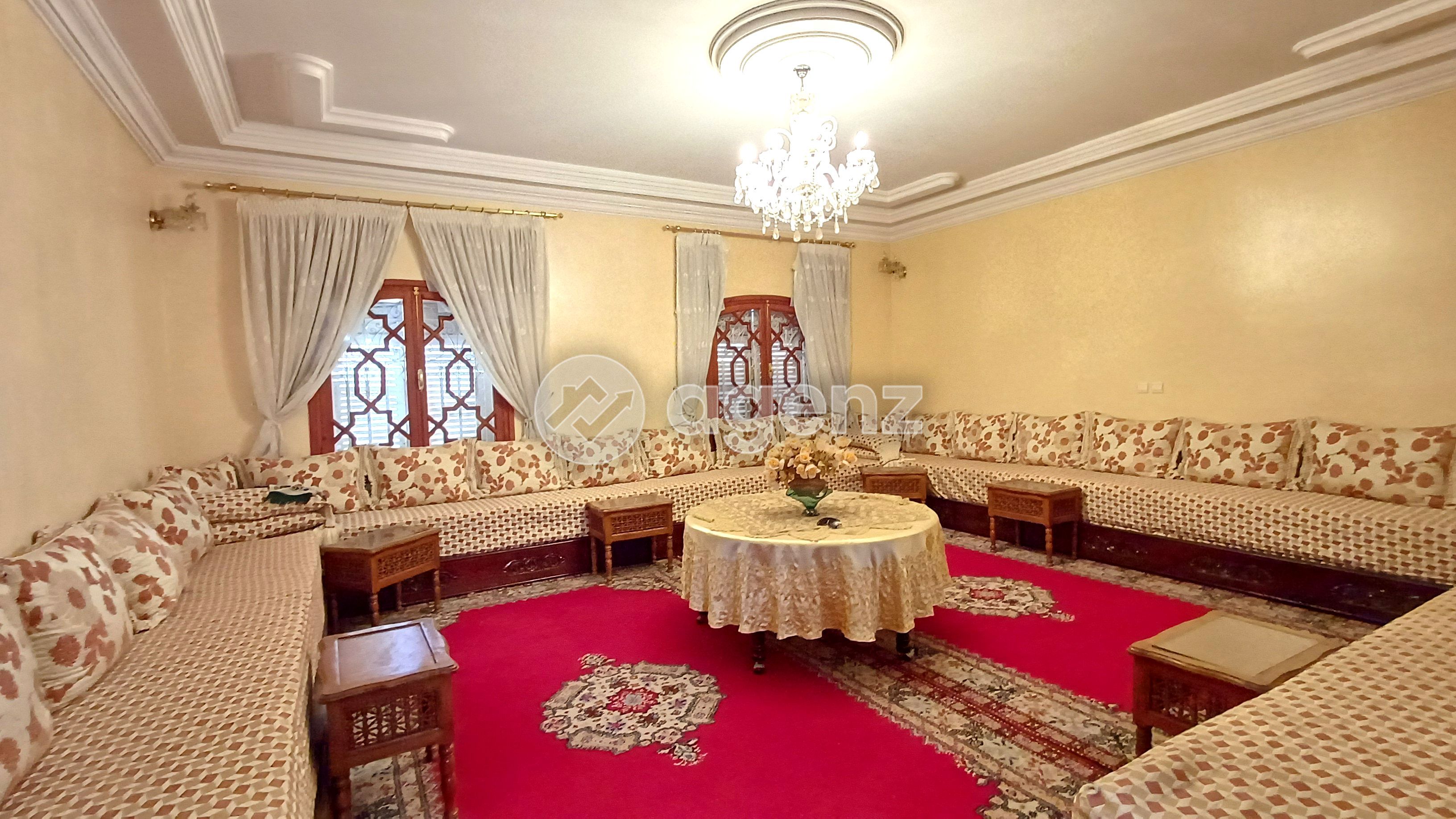 VILLA FAMILIALE AVEC GRAND POTENTIEL AU CŒUR D’ASSIF