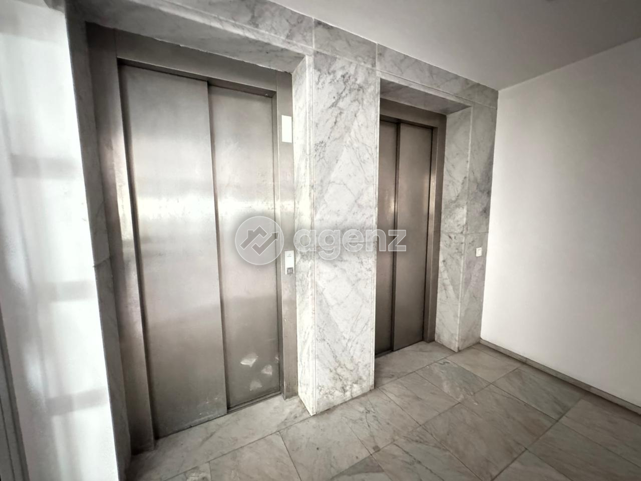 Adresse d’Exception à Casablanca – Bureau de 350 m² à louer au cœur d’un pôle d’affaires dynamique — 2