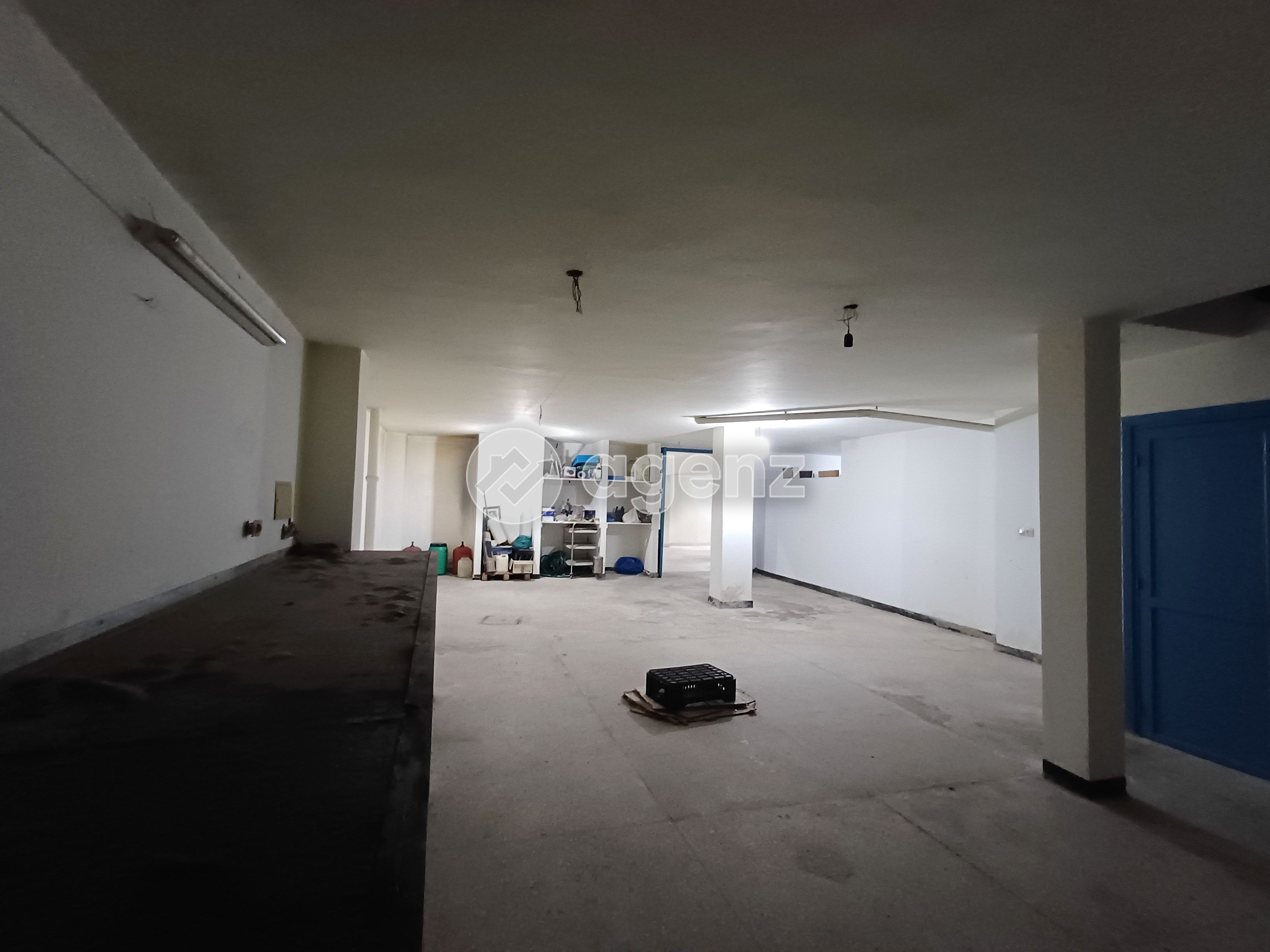 COMMERCE À FORT POTENTIEL AVEC MEZZANINES – BOURGOGNE OUEST — 3