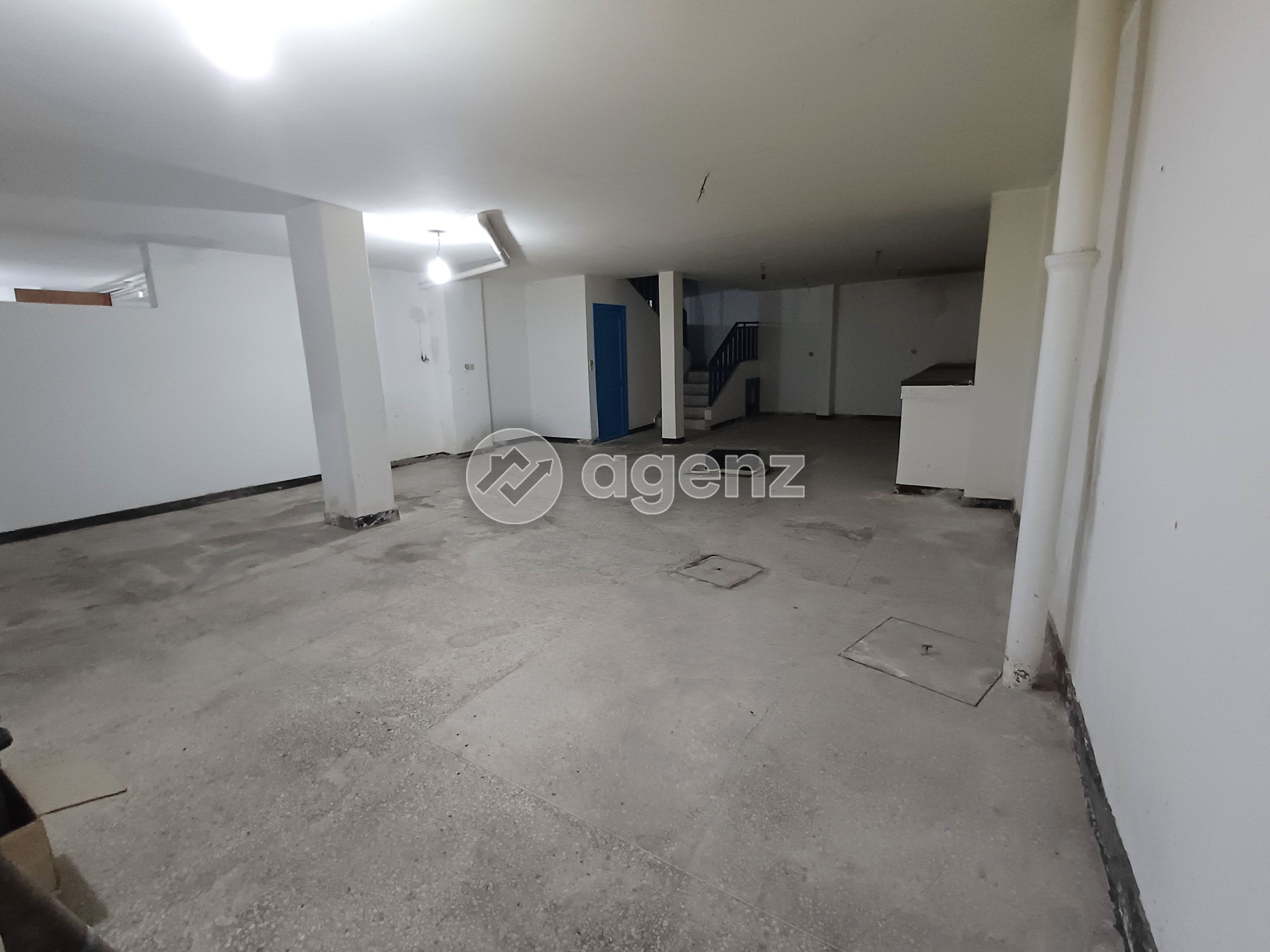 COMMERCE À FORT POTENTIEL AVEC MEZZANINES – BOURGOGNE OUEST — 4