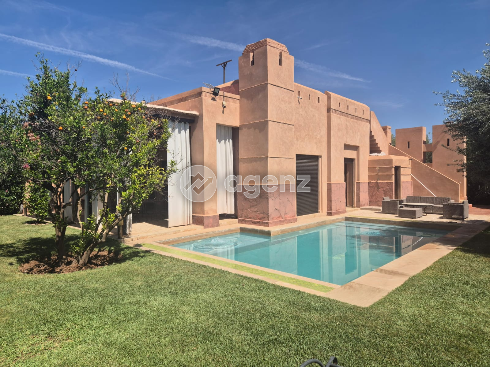 Authentique Villa de 4 chambres à vendre à Ennakhil (Palmeraie)