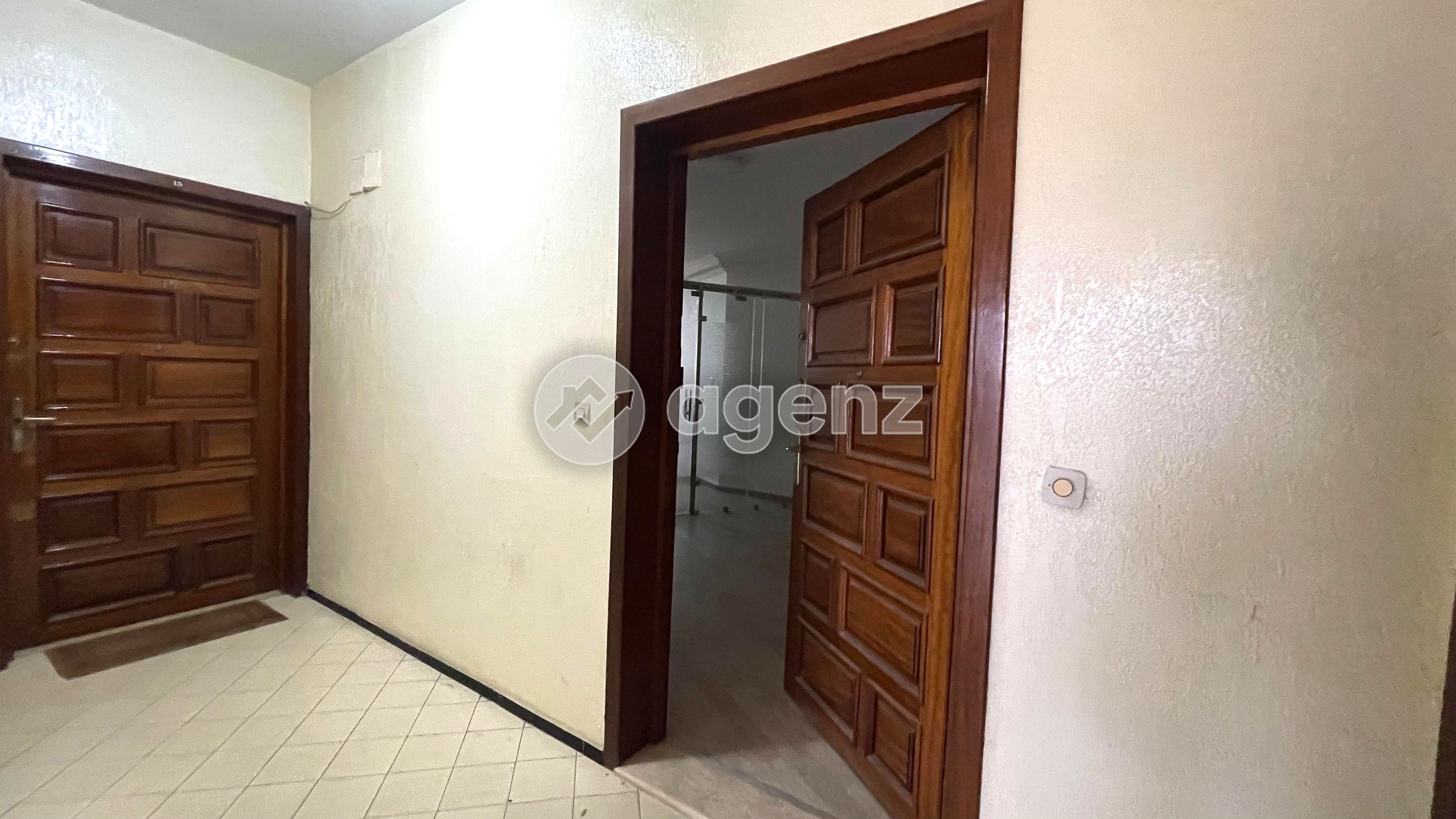 APPARTEMENT À DOUBLE USAGE HABITATION OU PROFESSIONNEL — 4