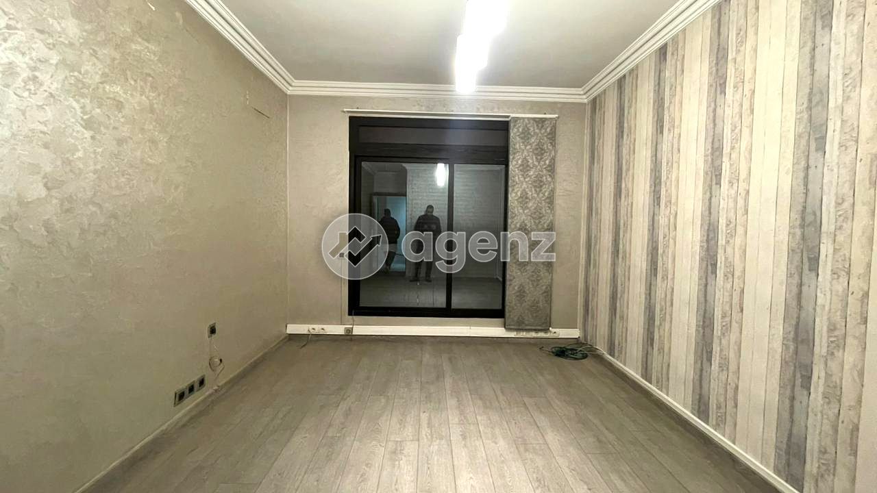 APPARTEMENT À DOUBLE USAGE HABITATION OU PROFESSIONNEL — 2