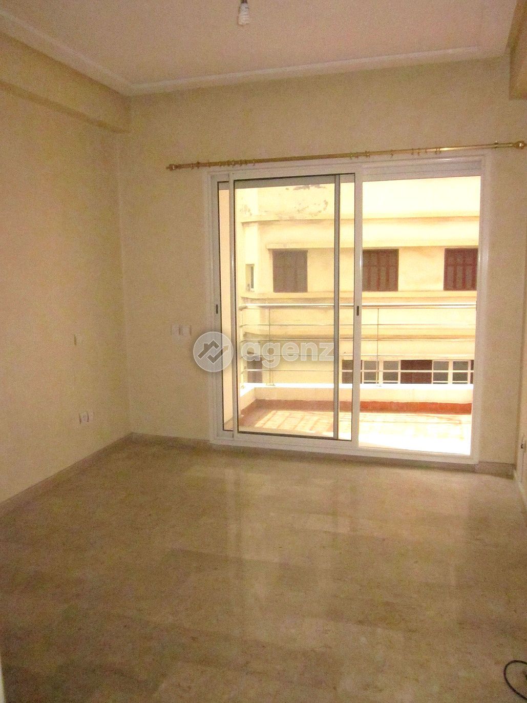 Splendide Studio vide Luxe 45m2 à Bd Ziraoui enface Lycée Lyautey — 2