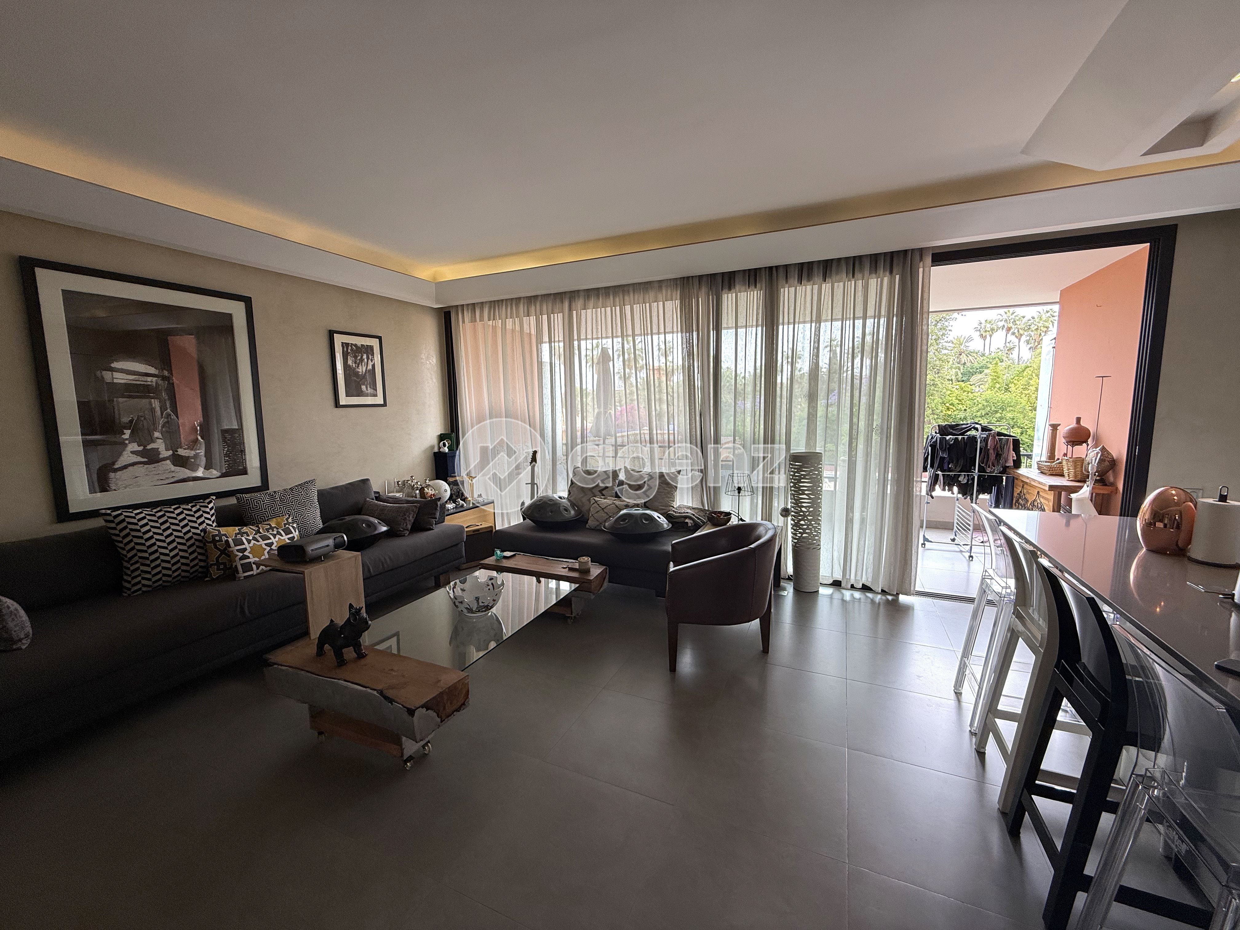 Duplex à louer Marrakech — 2 suites, vue sur les Jardins Majorelle, 2 terrasses, parking — 5