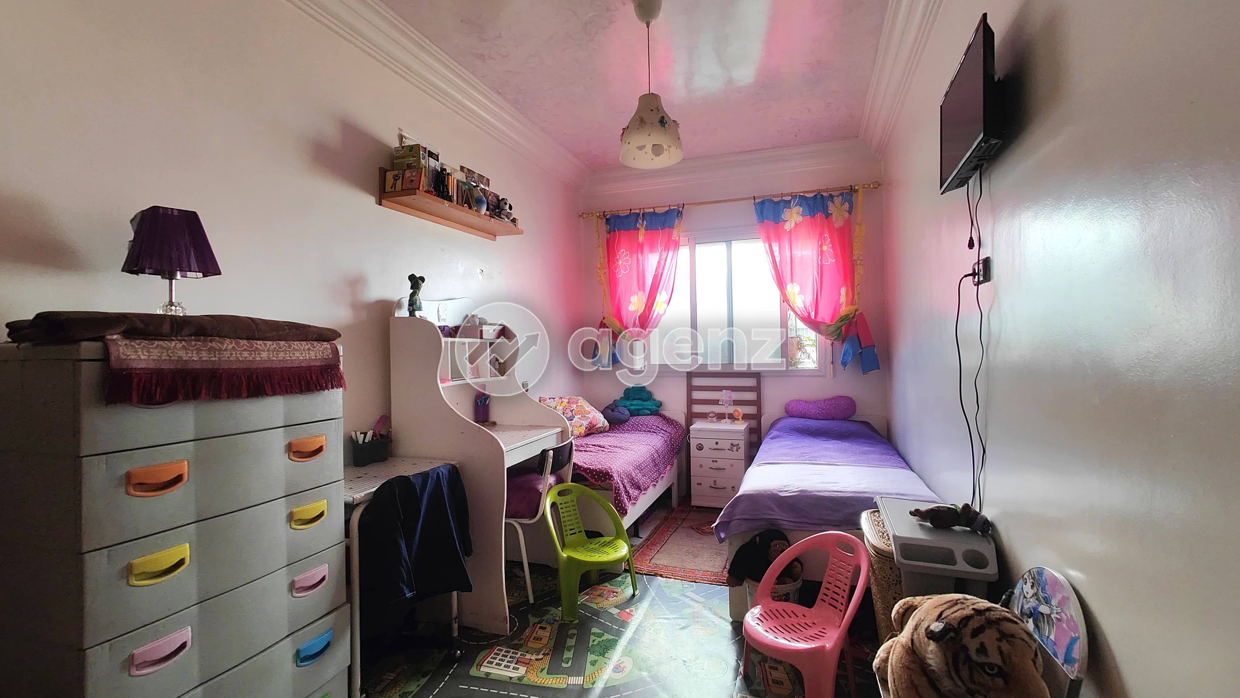 APPARTEMENT LUMINEUX AVEC BALCON ET COUR PRIVATIVE — 5